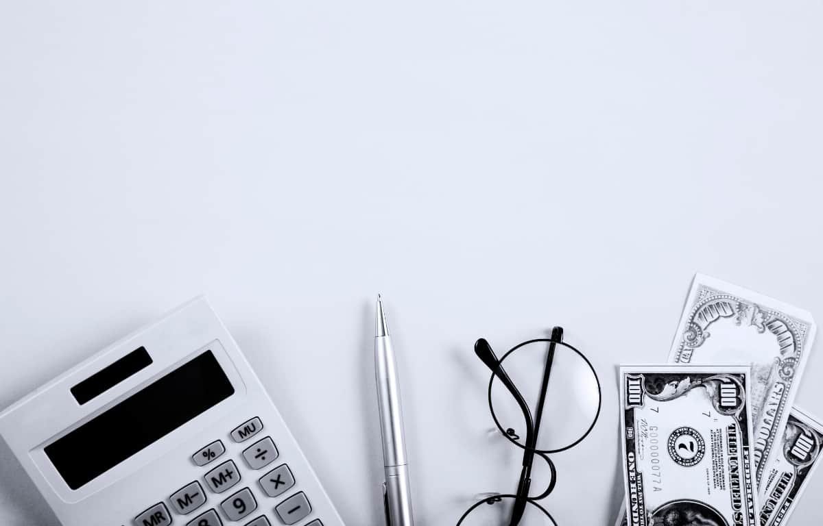 How to Save Money in College on Everything (from dining to textbooks)