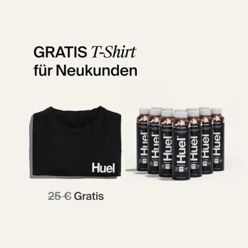 Offene braune Pappschachtel mit Huel Produkten und Accessoires, darunter ein schwarzes Huel-T-Shirt und ein Shaker
