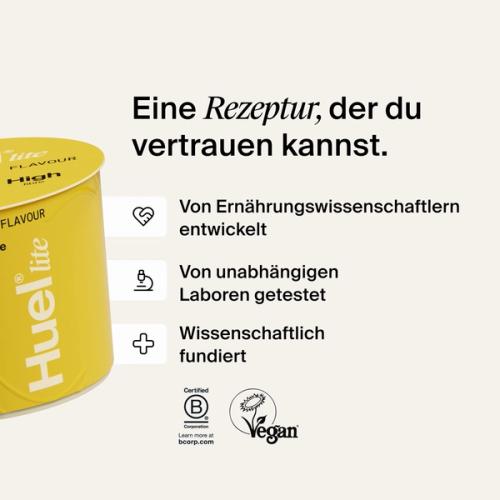 Ein Pot Huel Lite Ramen neben verschiedenen Hinweisen und Logos