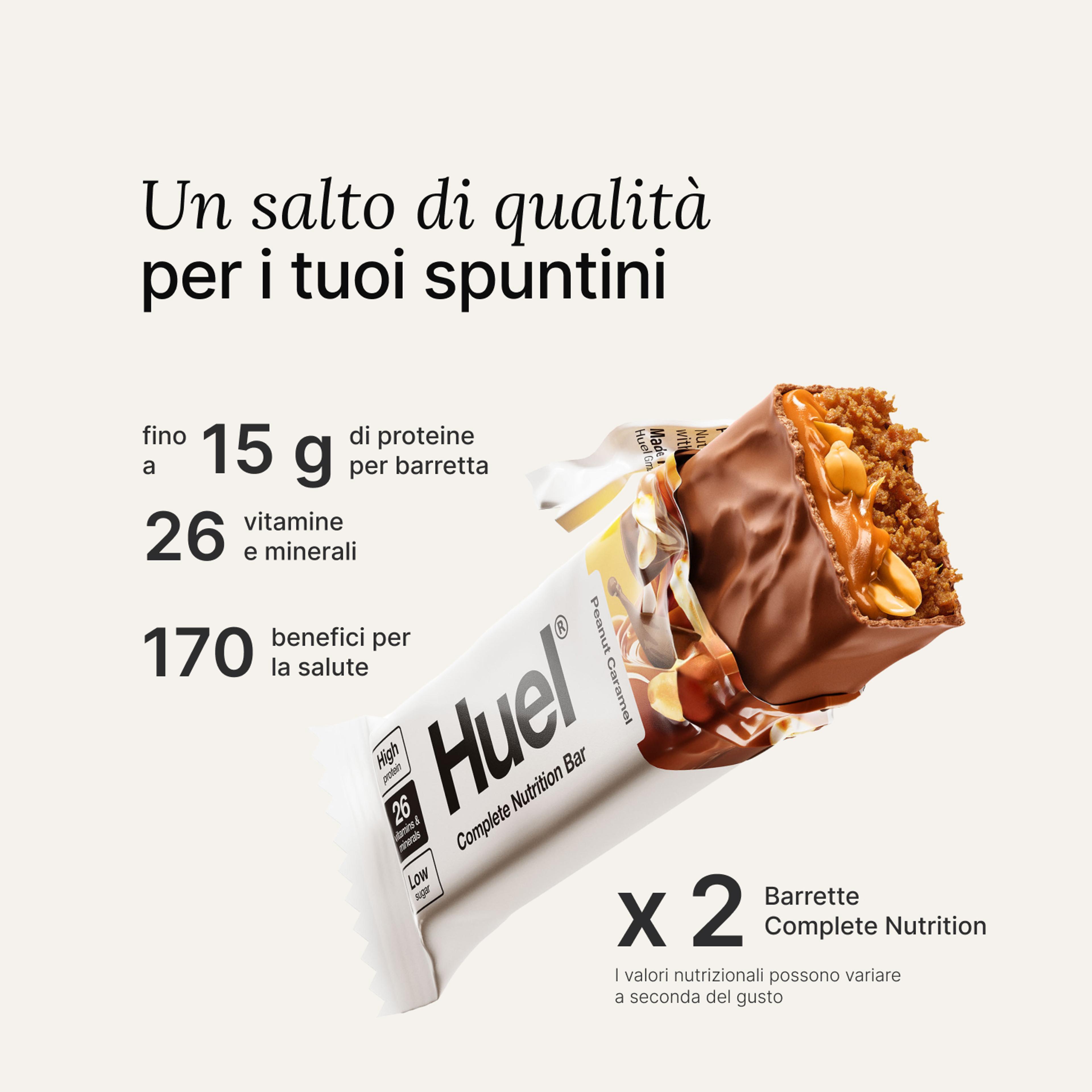 Un'immagine di una barretta proteica Huel Complete Nutrition in un involucro strappato