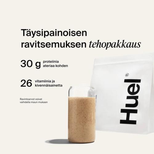 Pussi Huel-jauhetta ja lasillinen Huel-juomaa neutraalilla taustalla