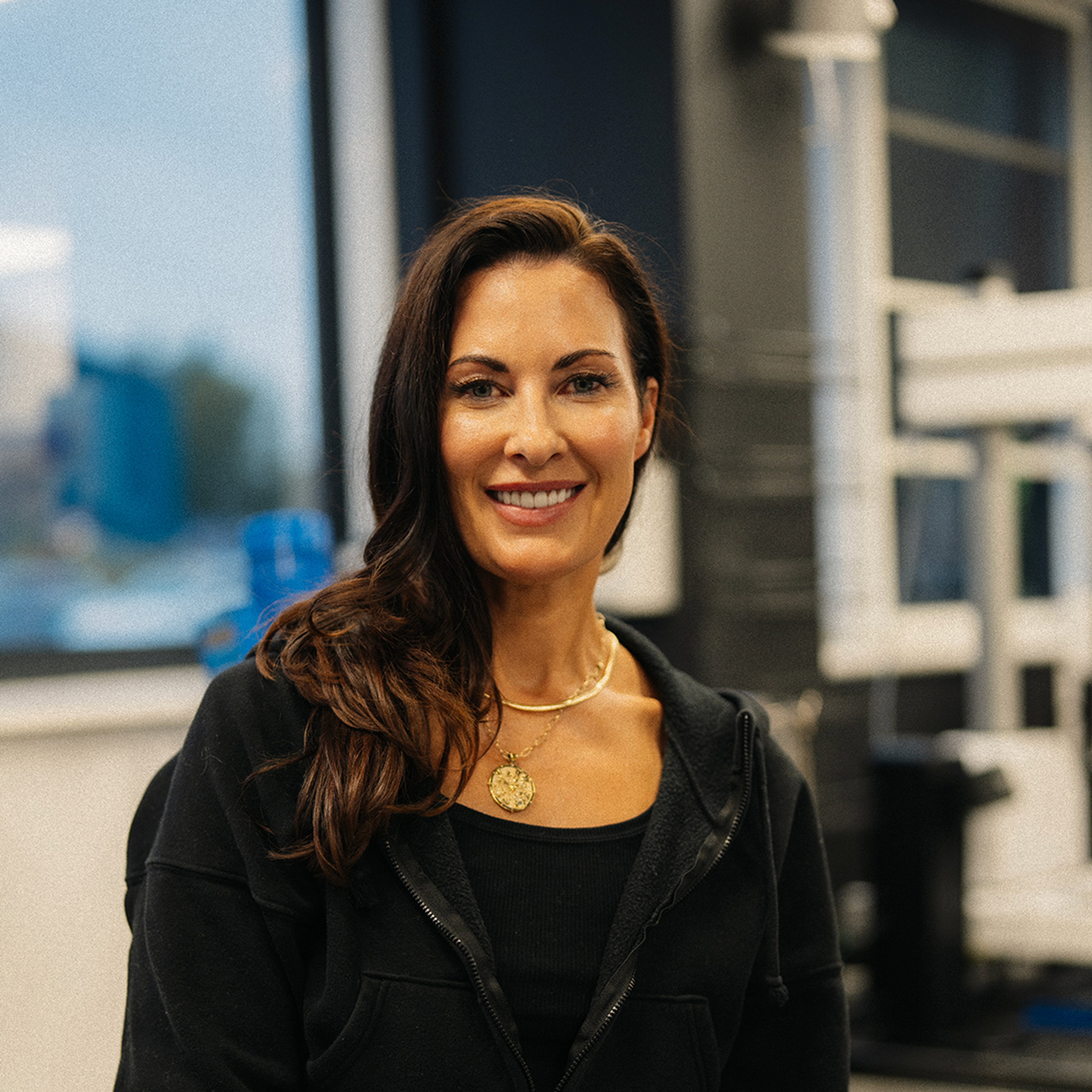 Headshot of Dr Kristen Holmes