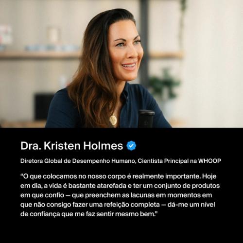 Nutricionista num ambiente de escritório neutro e bem iluminado, acompanhado por uma citação a recomendar a bebida proteica RTD da Huel