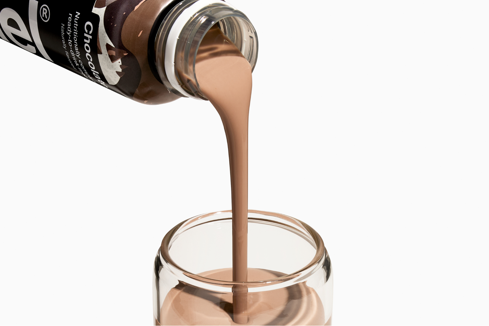 An image of Black Edition Ready-to-drink pouring out into a glass