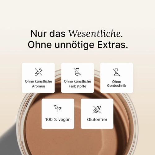 Eine Aufnahme eines Ready-to-drink Vanille mit Eiswürfeln von oben nach unten