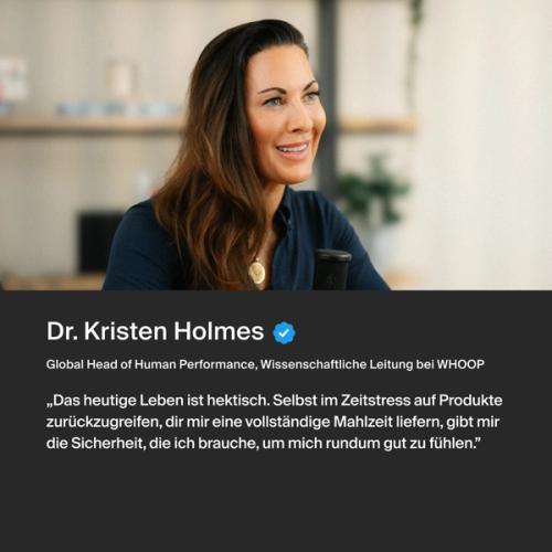 Ernährungsberater*in in einer neutralen, gut beleuchteten Büroumgebung, begleitet von einem Zitat, das den Proteindrink Huel Ready-to-drink empfiehlt