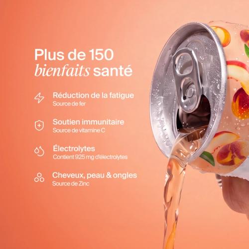 Une canette DAZ est en train d’être versée. Elle présente plus de 150 bienfaits pour la santé, notamment la réduction de la fatigue, le renforcement du système immunitaire, l'apport en électrolytes, ainsi que des bienfaits pour les cheveux, la peau et les ongles. 