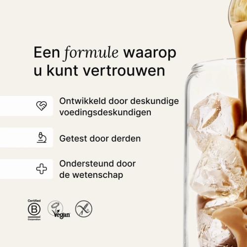 Een afbeelding van Huel RTD die in een glas wordt gegoten 