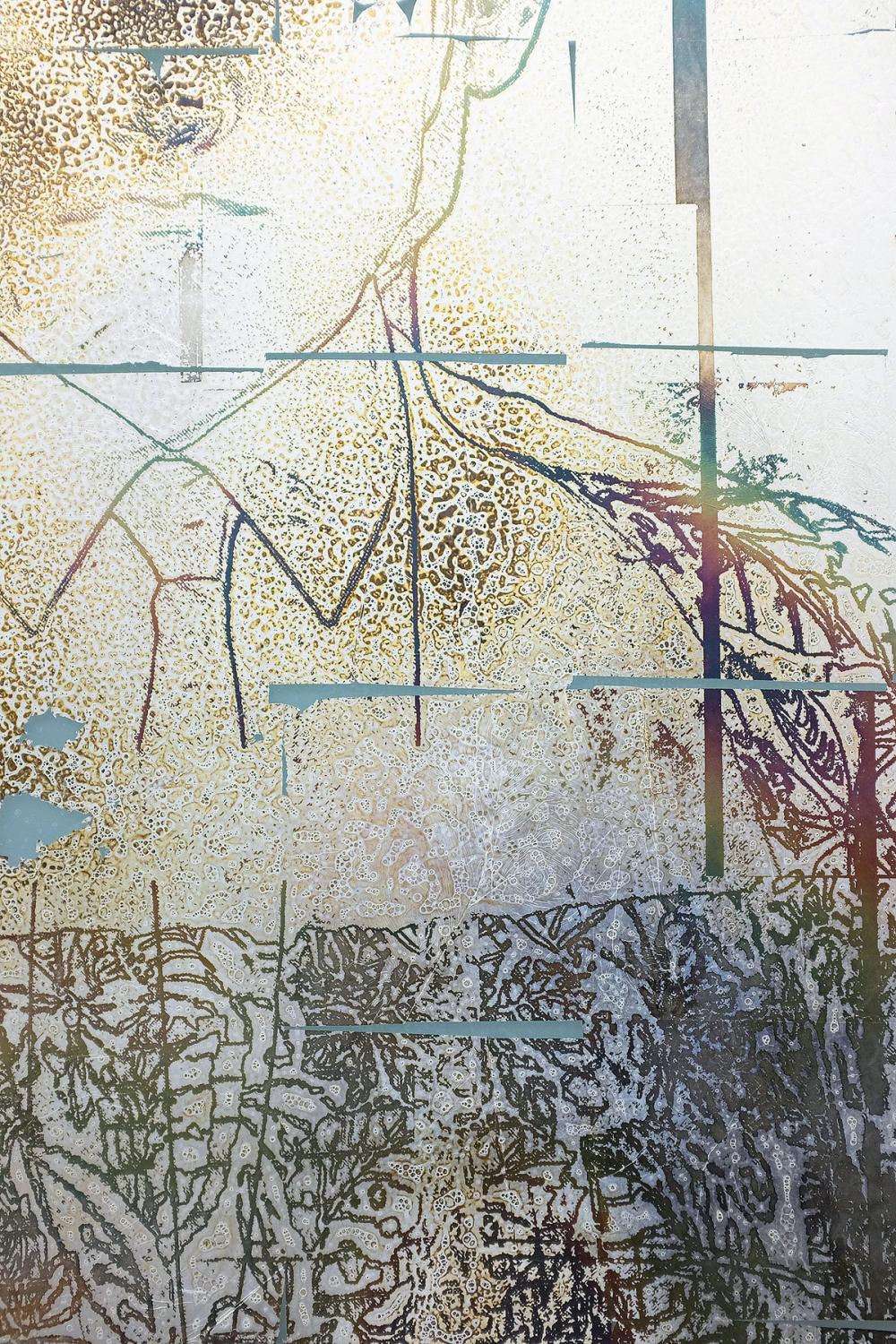 Photographic detail of the artwork o.T., 2018, silk screen print on silver-coated glass, 73×87cm