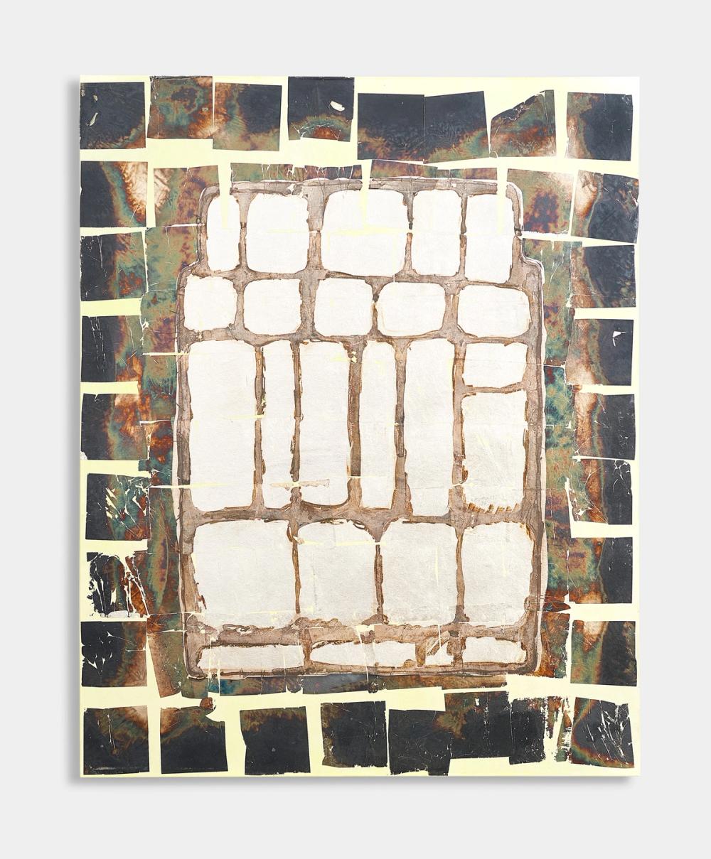 Photograph of the artwork safe and sound (1), 2020, silver leaf and sulphur on shellac, 100×80 cm