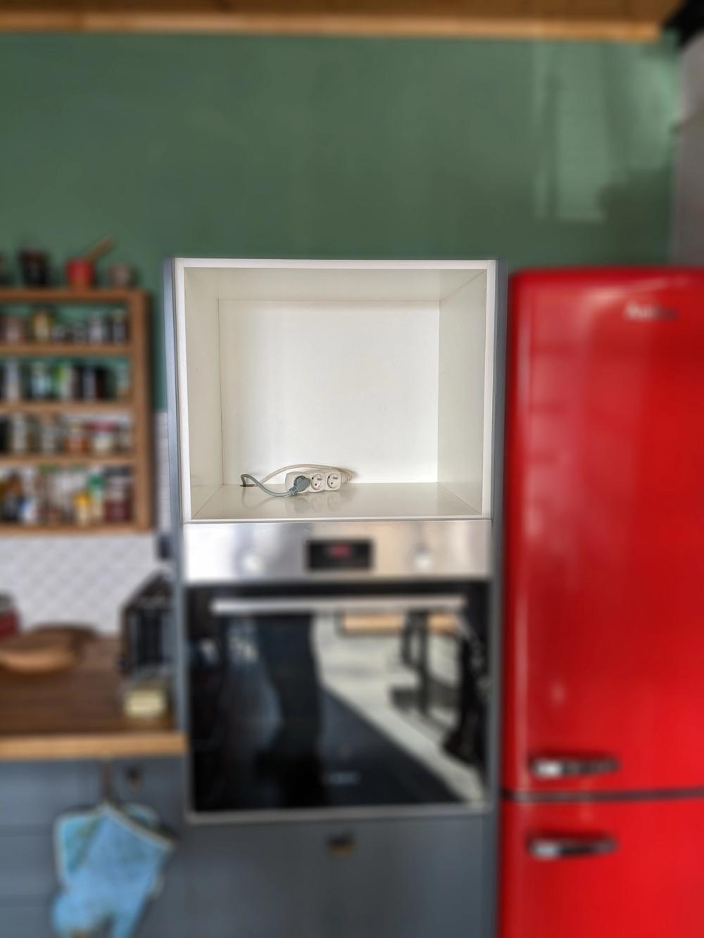 Kitchen cabinet