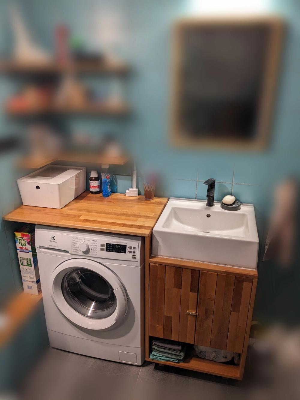 Bathroom cabinet 