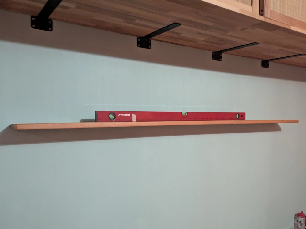 Floating shelf