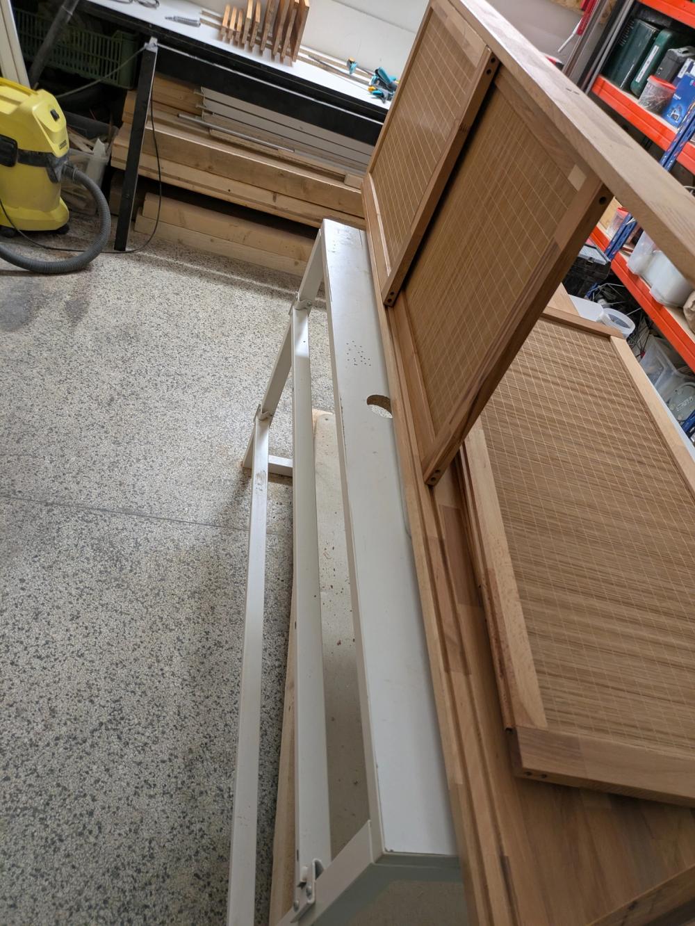 Wall cabinet