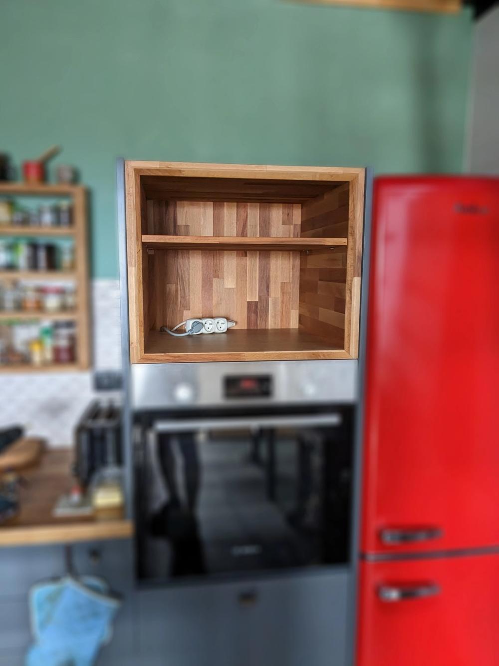 Kitchen cabinet