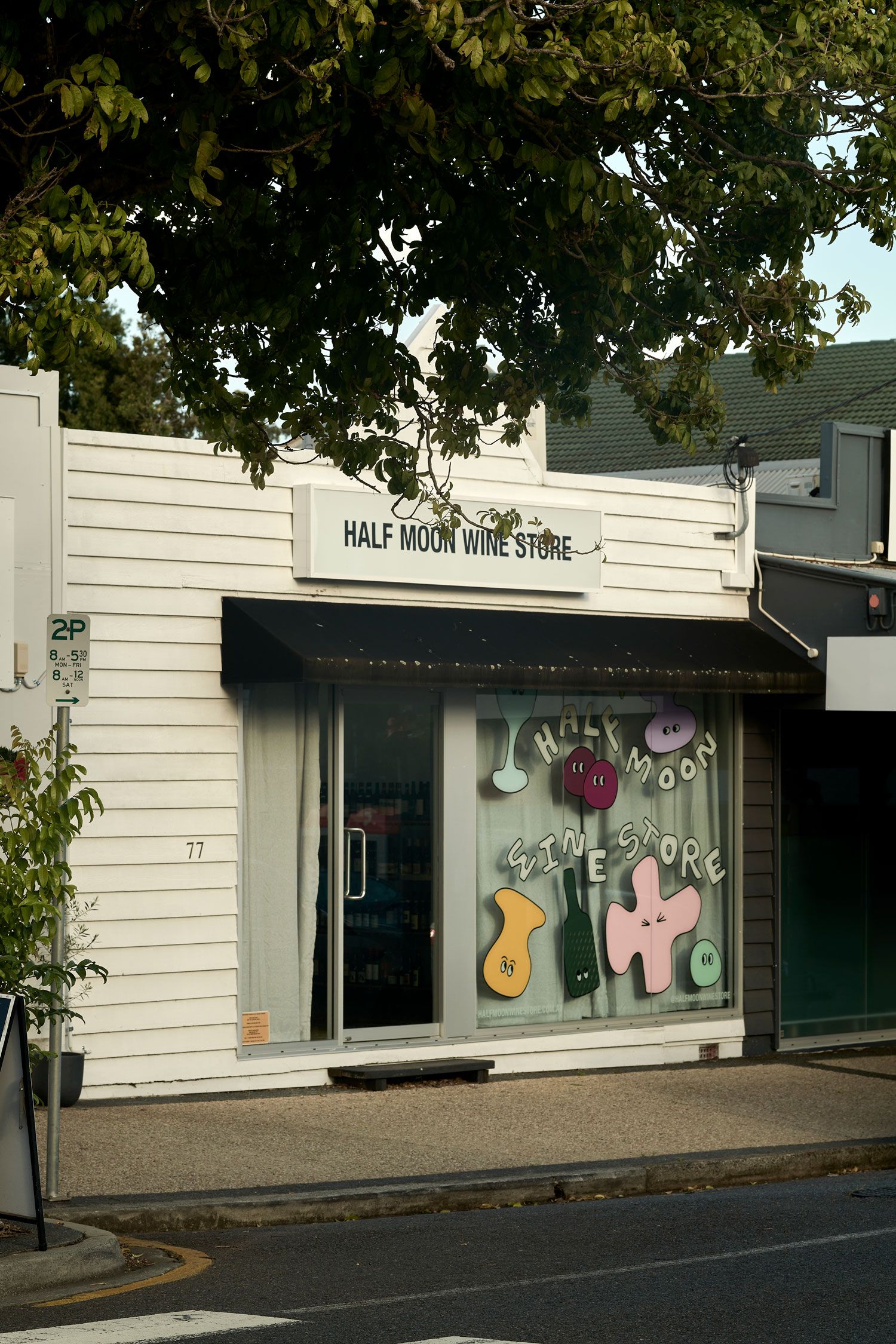 [HM02] Half Moon Wine Store, Window Graphic. Photos: Jack Gibson.