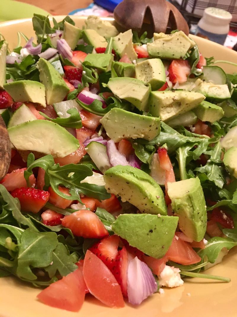 Arugula, avocado, chickpea salad 