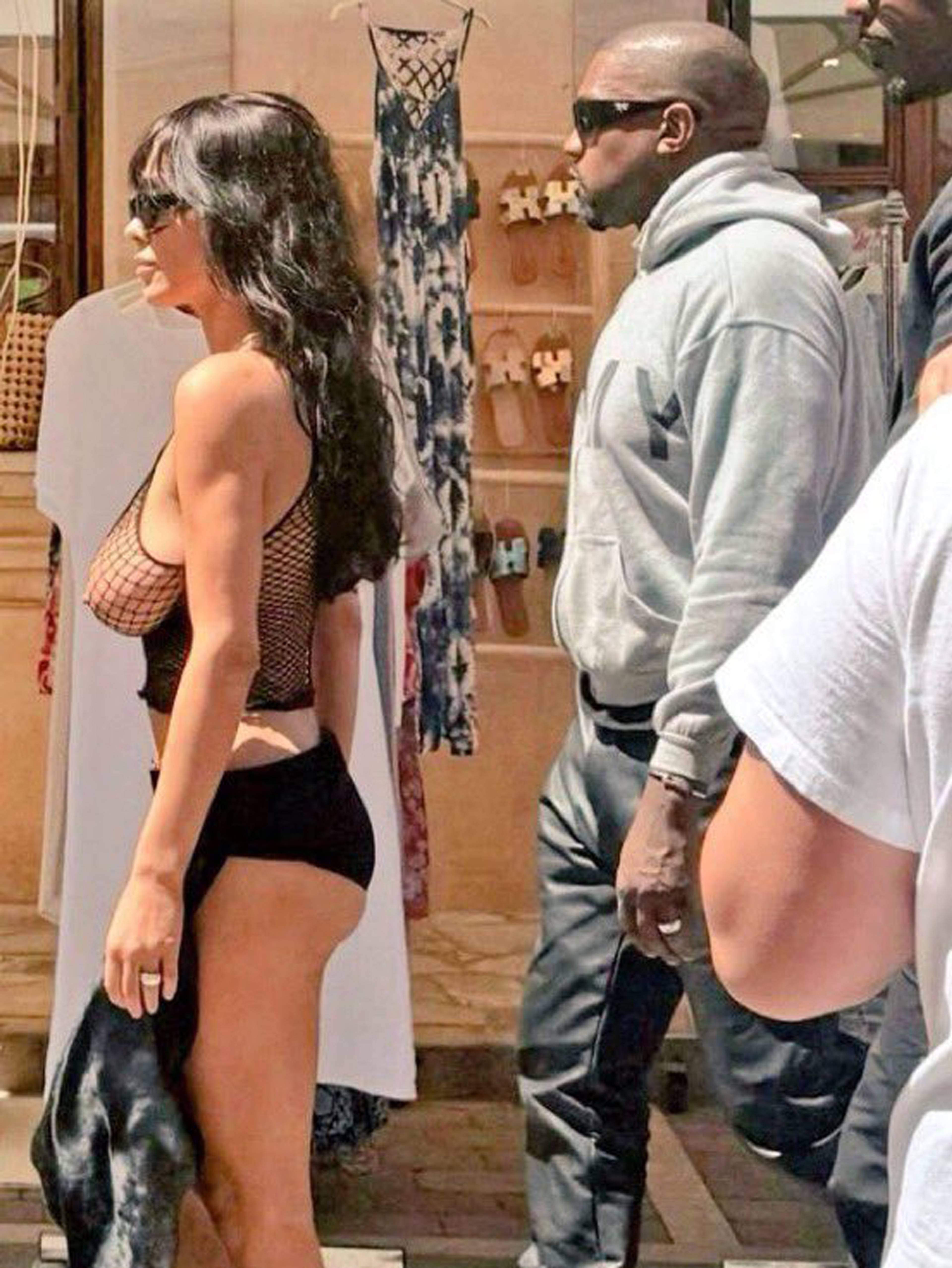 Bianca Censori in Mallorca, 2025