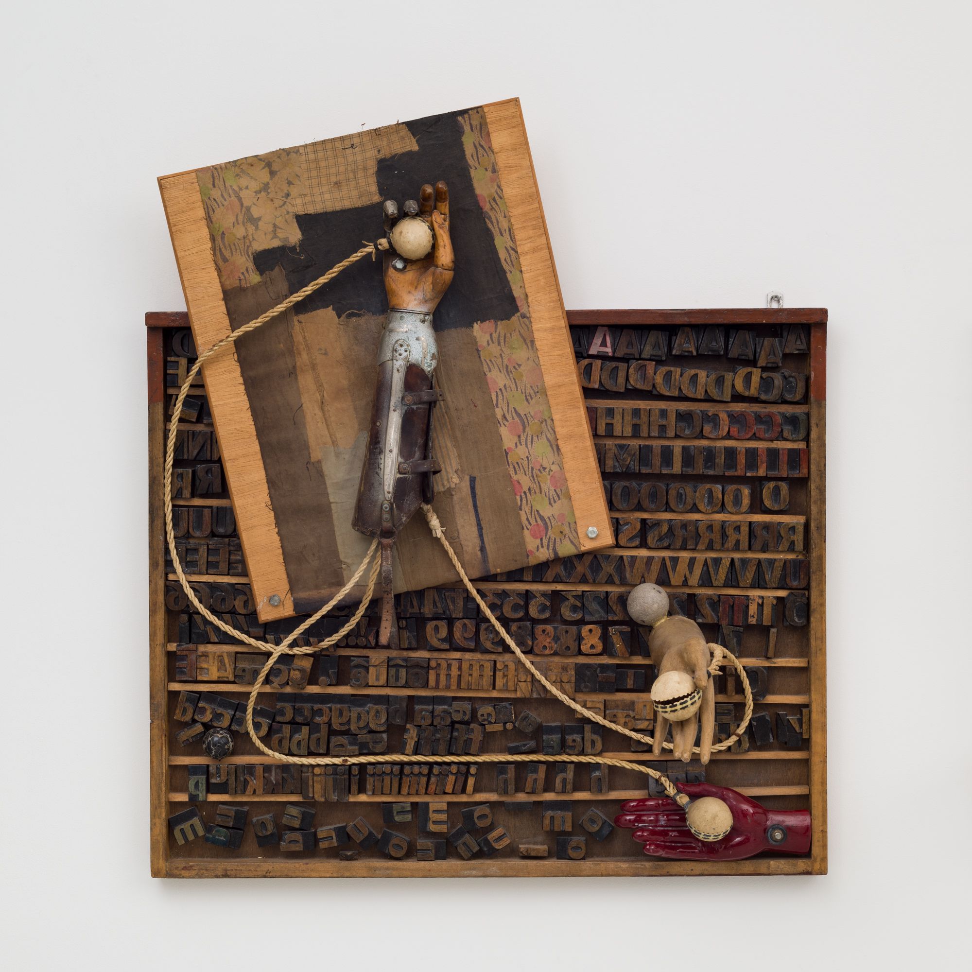 Daniel Spoerri, Histoires de Boîtes à Lettres III, 1998