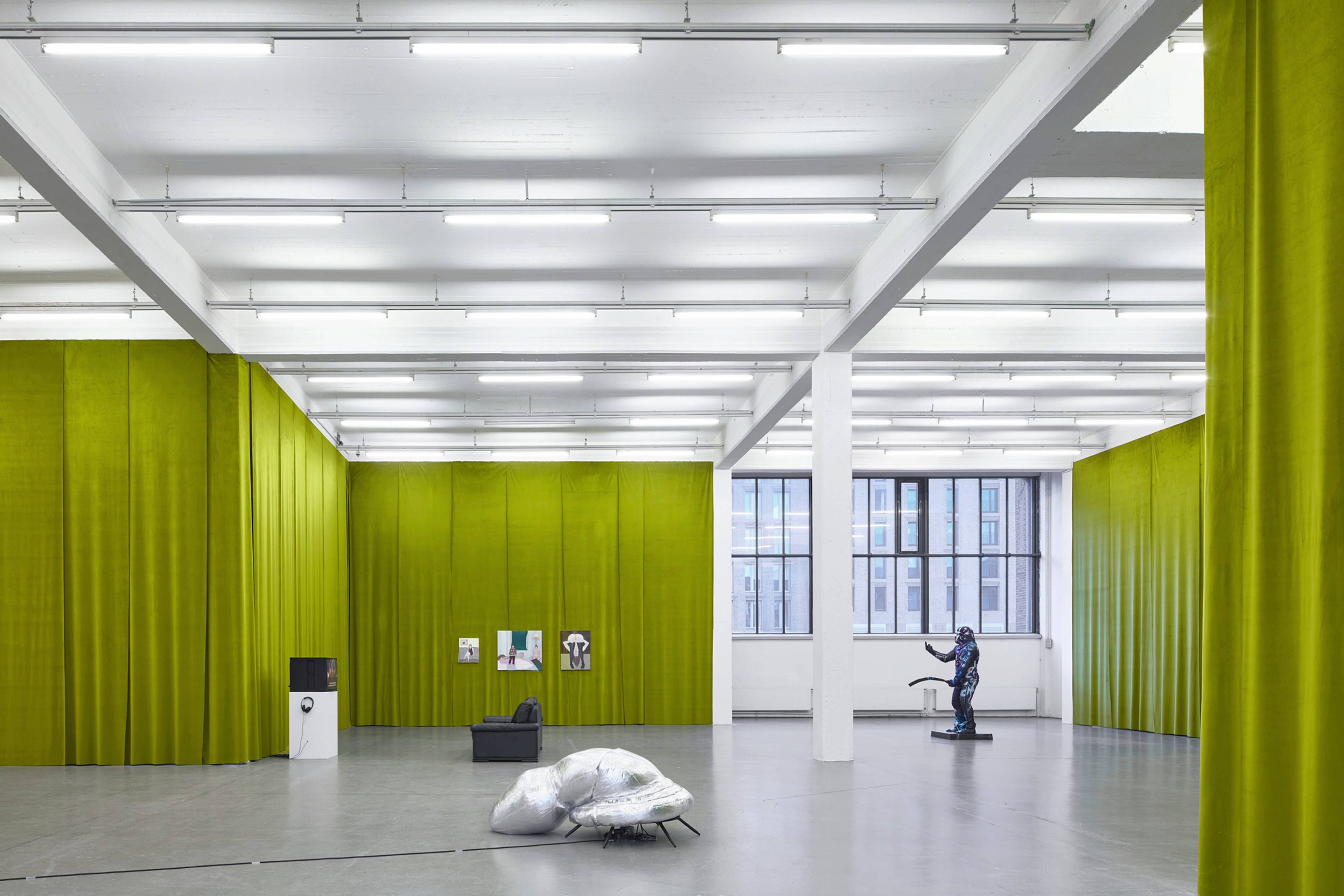 View of “Das Gold der Liebe II” (The Gold of Love II), curated by Charles Teyssou und Pierre-Alexandre Mateos