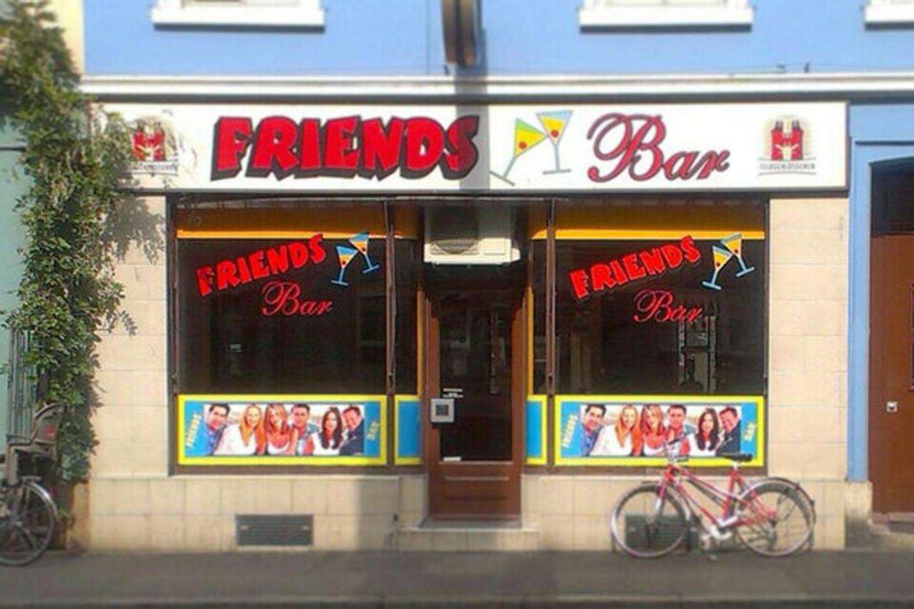 Friends Bar