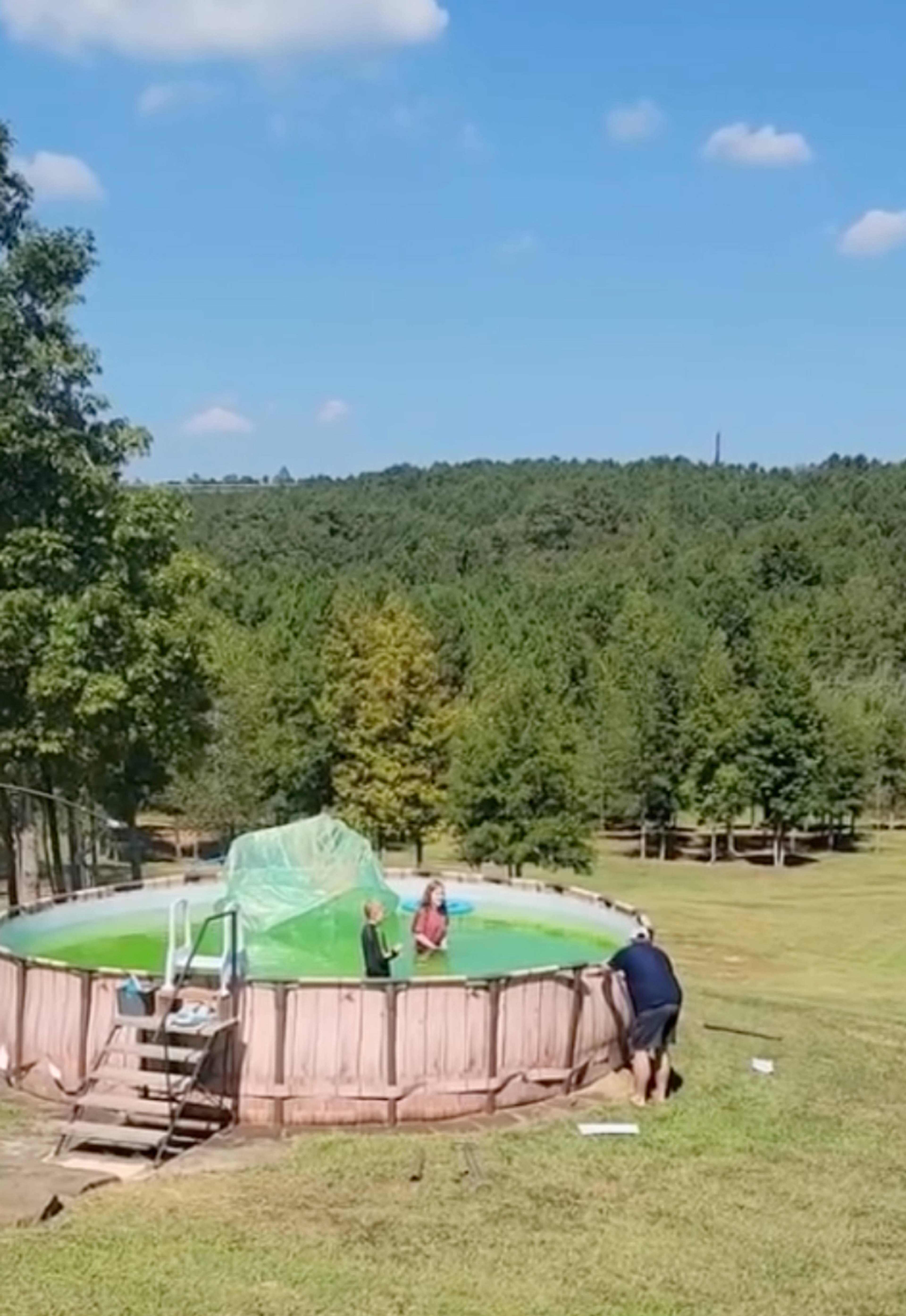 Screenshots from @crisisacting – 4