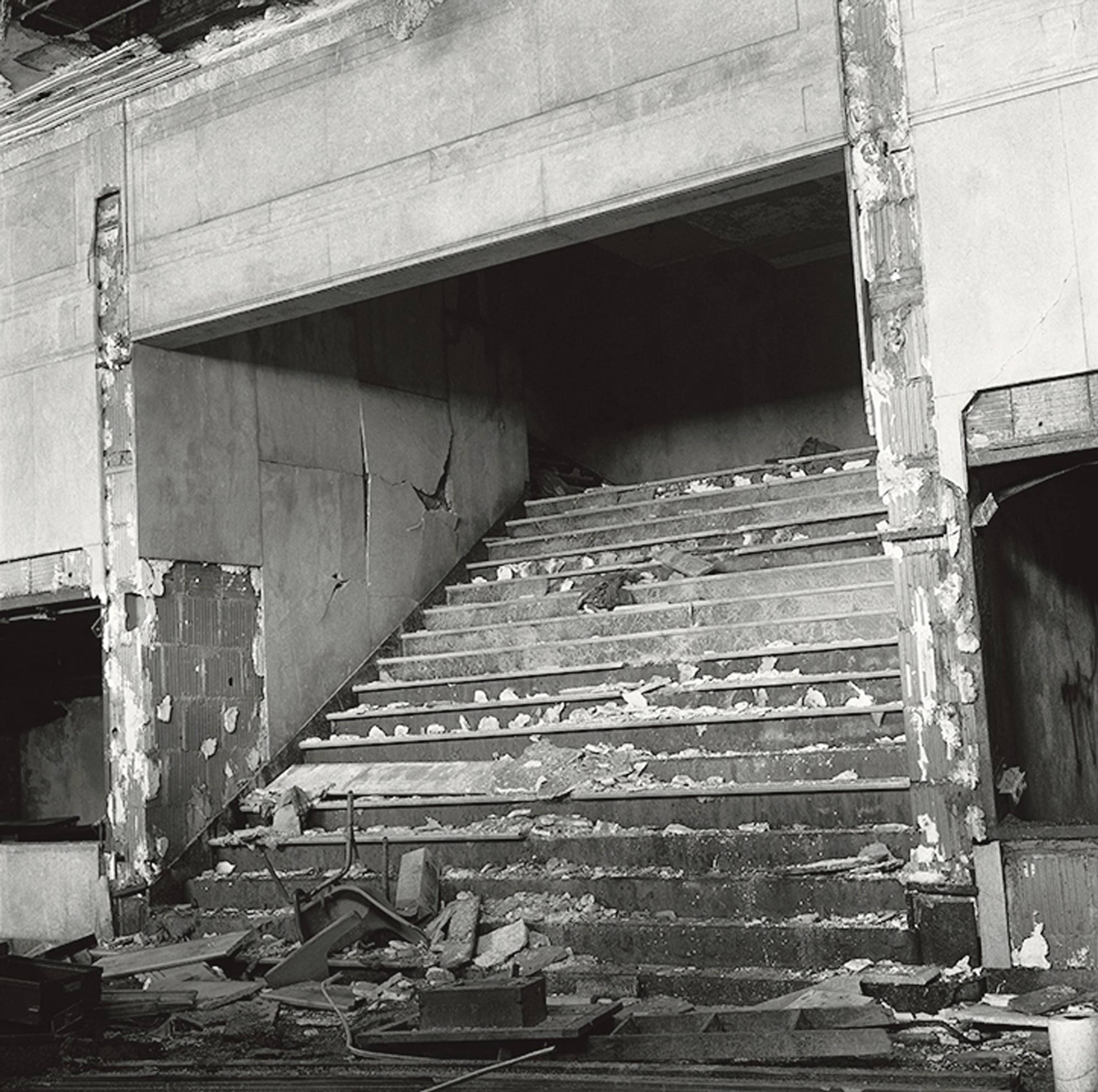 peter_hujar_canal-street-pier_new-york-stairs_1983