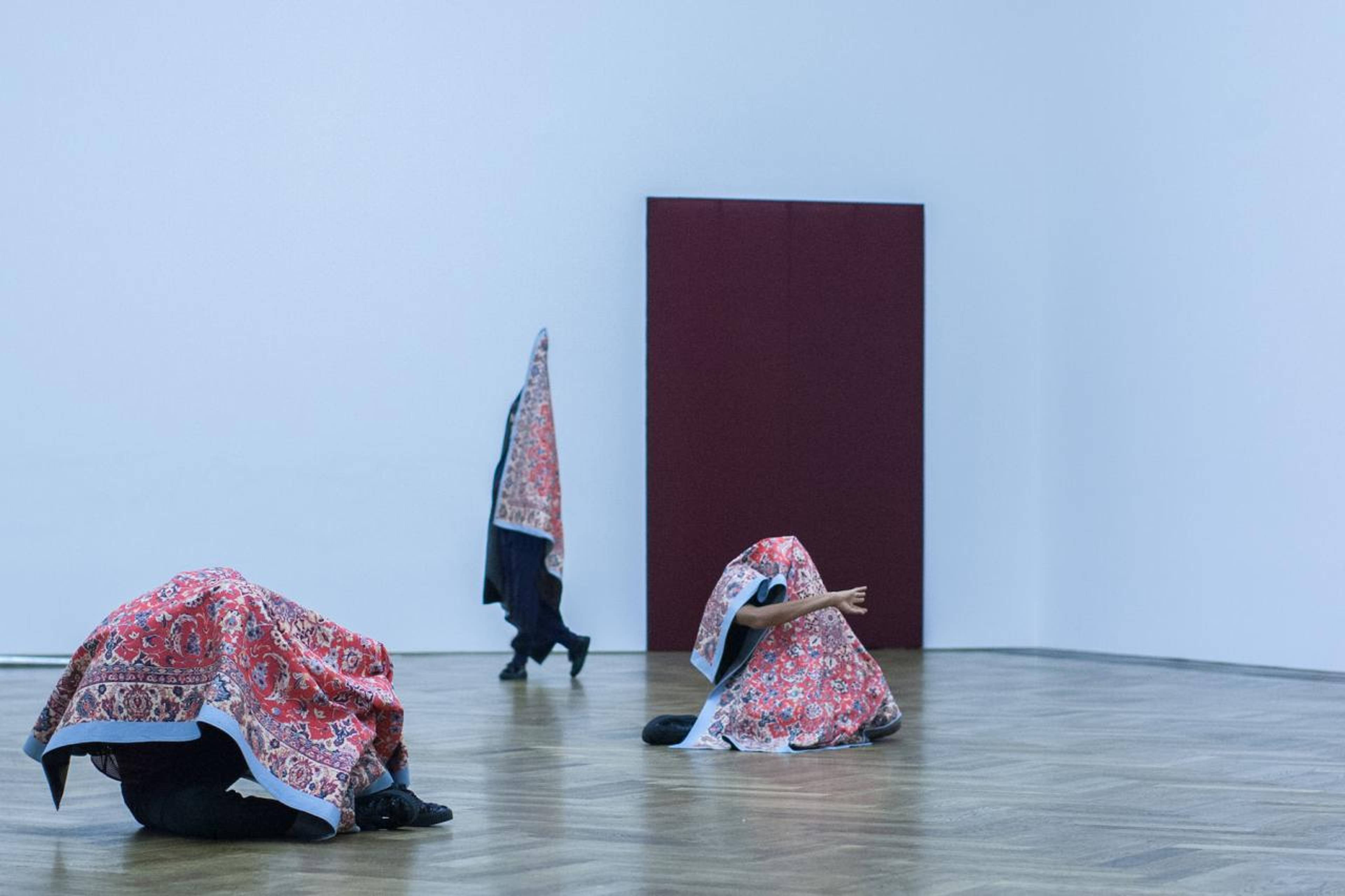 Adam Linder Service No. 5: Dare to Keep Kids Off Naturalism , Kunsthalle Basel, 2017. Performers: Leah Katz, Justin F. Kennedy, Noha Ramadan, Stephen Thompson. Photo: Nicolas Gysin / Kunsthalle Basel