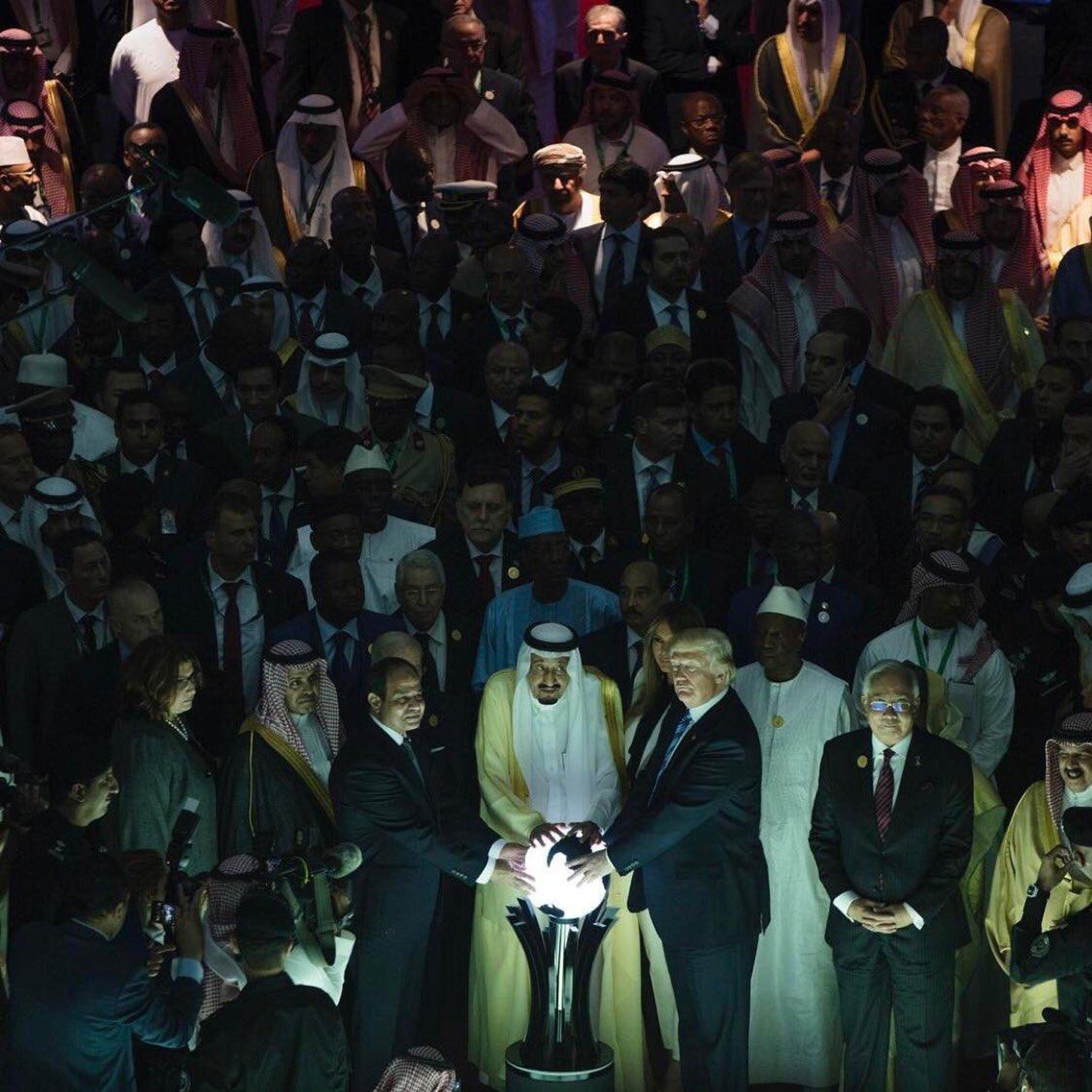 Mohammed Bin Salman and Donald Trump inaugurate The Global Center for Combatting Extremist Ideology in Riyadh, 2017