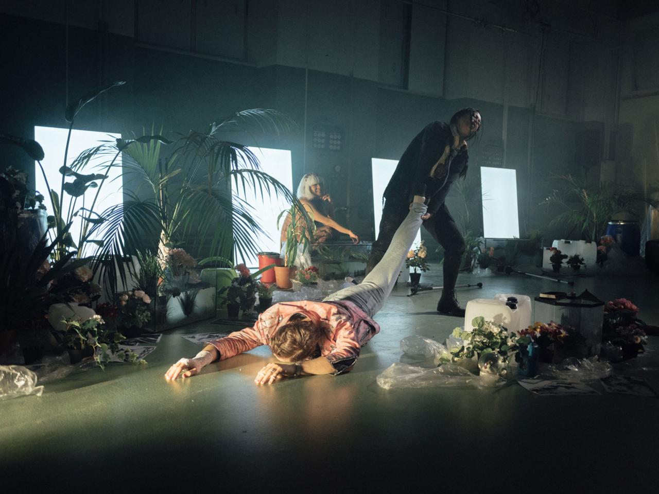 Front to back: Moritz Sauer, Tien Yi-Wei, and Wu Po-Fu Ghosts of the Landwehr Canal, directed by Wang Ping-Hsiang, Berliner Ringtheater, Berlin, 2023, performance documentation