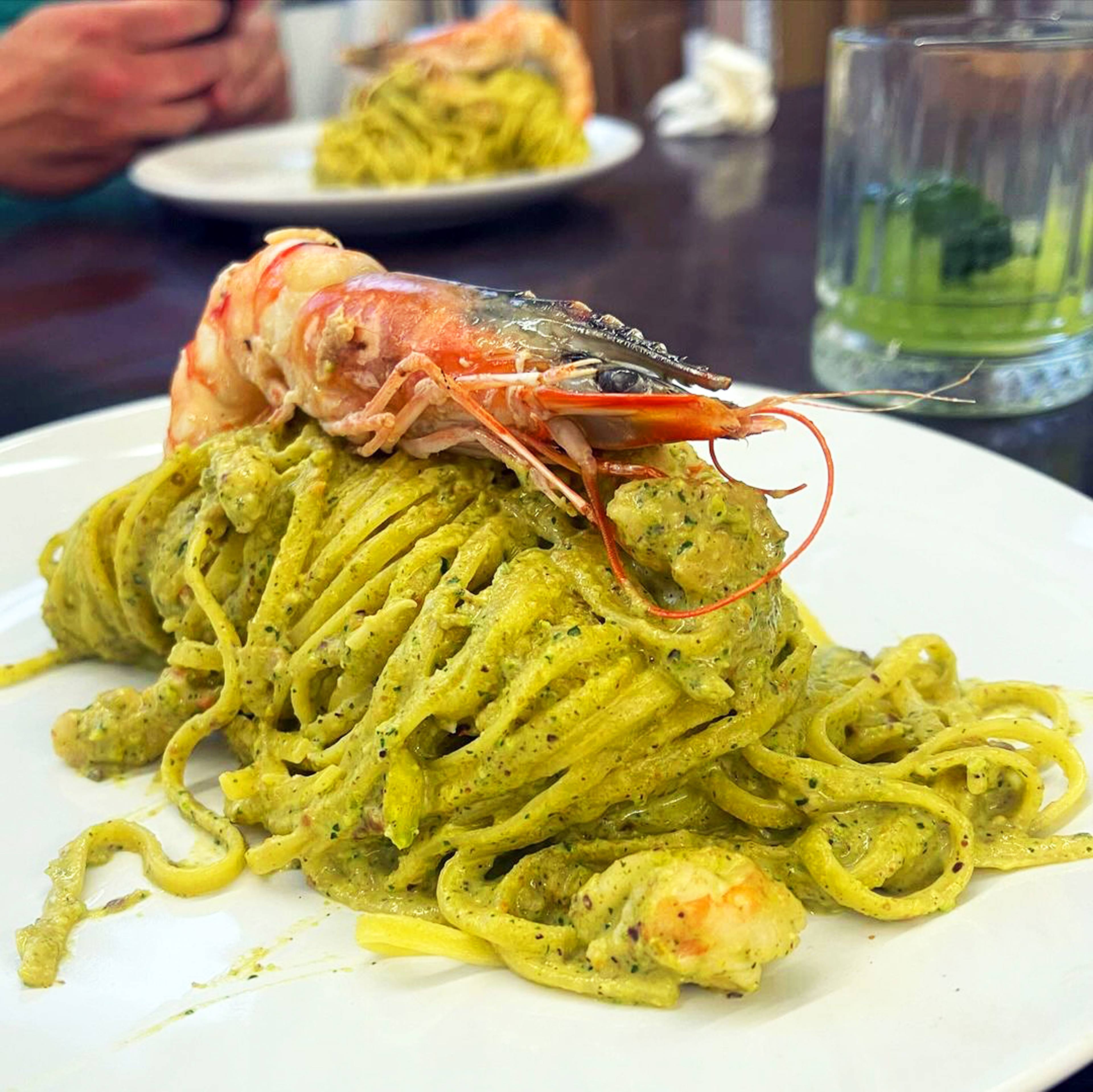 Taglioni Zafferano with pistachios and black tiger shrimp