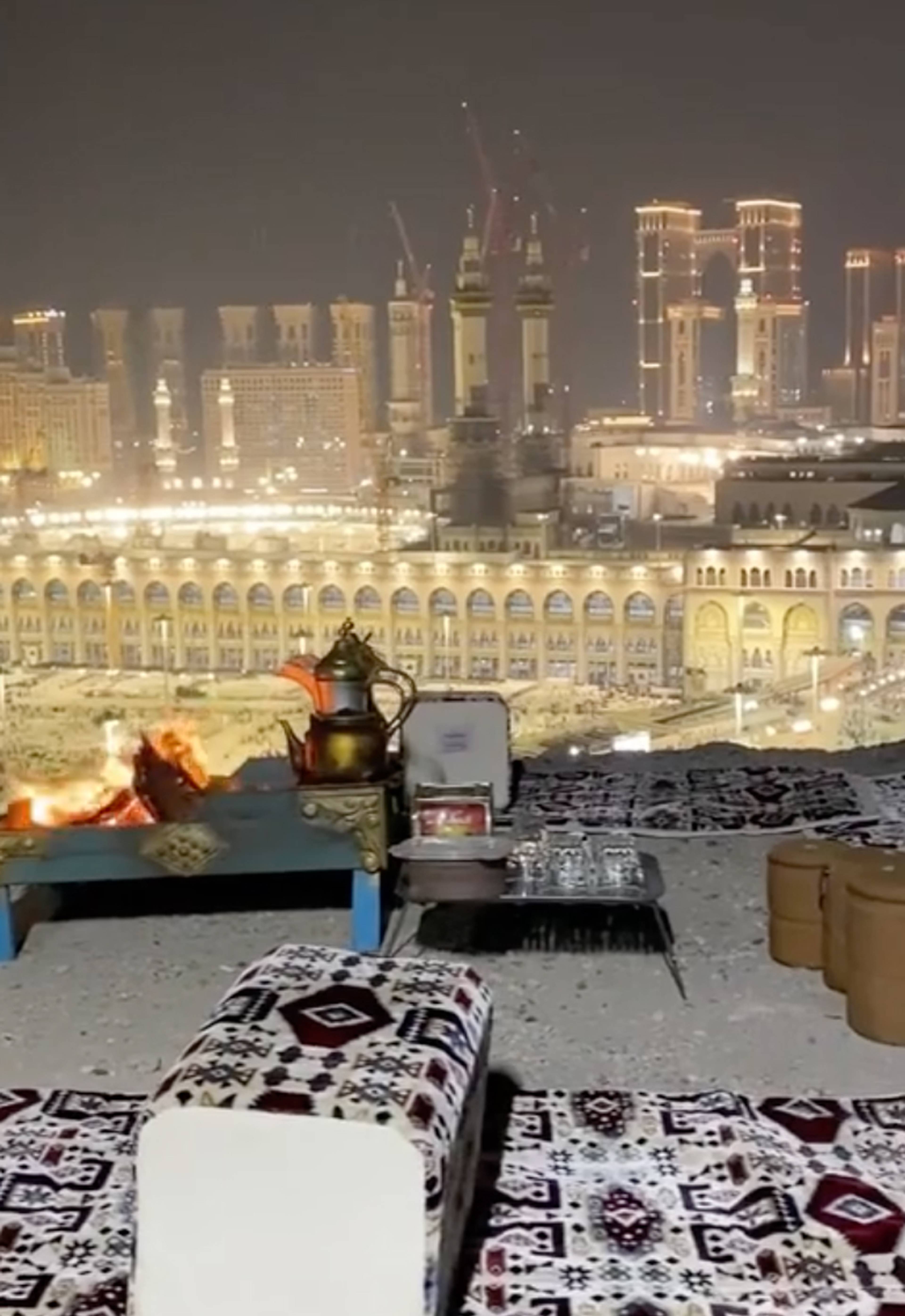 Screenshots from @crisisacting – 3