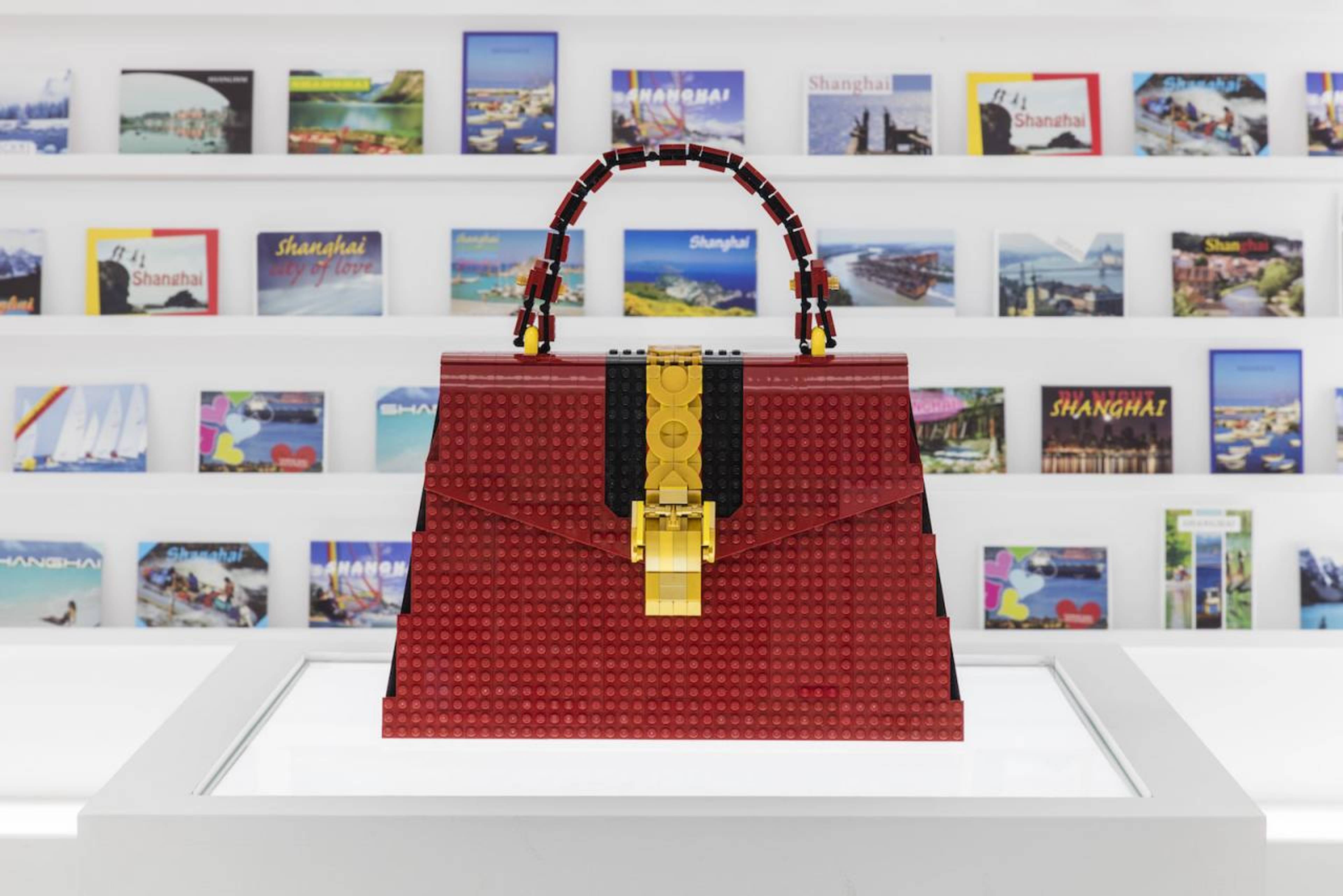 Andy Hung Chi-Kin (LEGO Certified Professional) Gucci Sylvie bag made with LEGO bricks Courtesy of Gucci