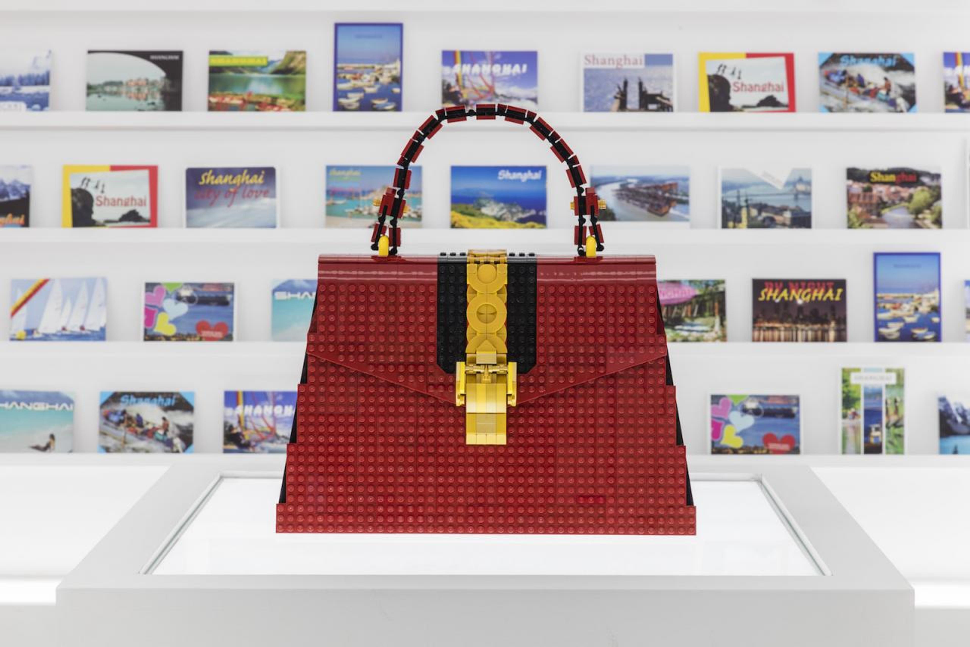 Andy Hung Chi-Kin (LEGO Certified Professional) Gucci Sylvie bag made with LEGO bricks Courtesy of Gucci