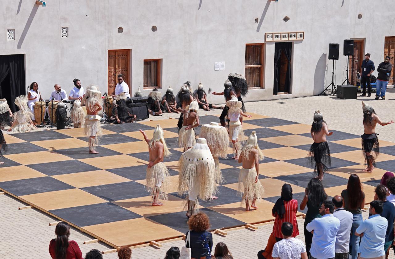 Karime León Barreiro, La Trinchera, Sara Cruz, and Rafael Maya Ulrik Lópe with Patakí (1921), 2019, performance documentation