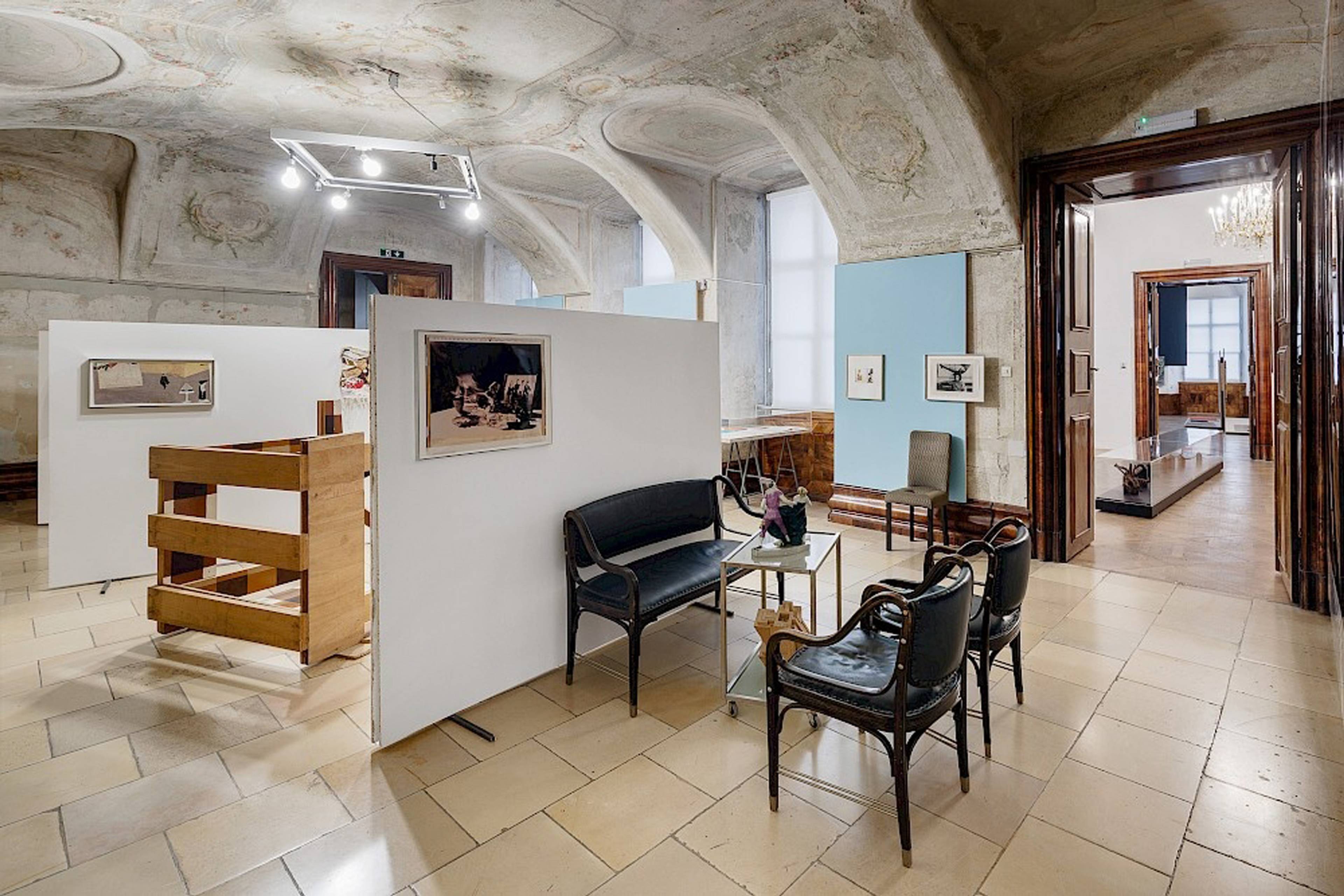 View of “Fernheilung: The 1980s and Early 1990s Through a Distorted Lens,” University of Applied Arts Vienna