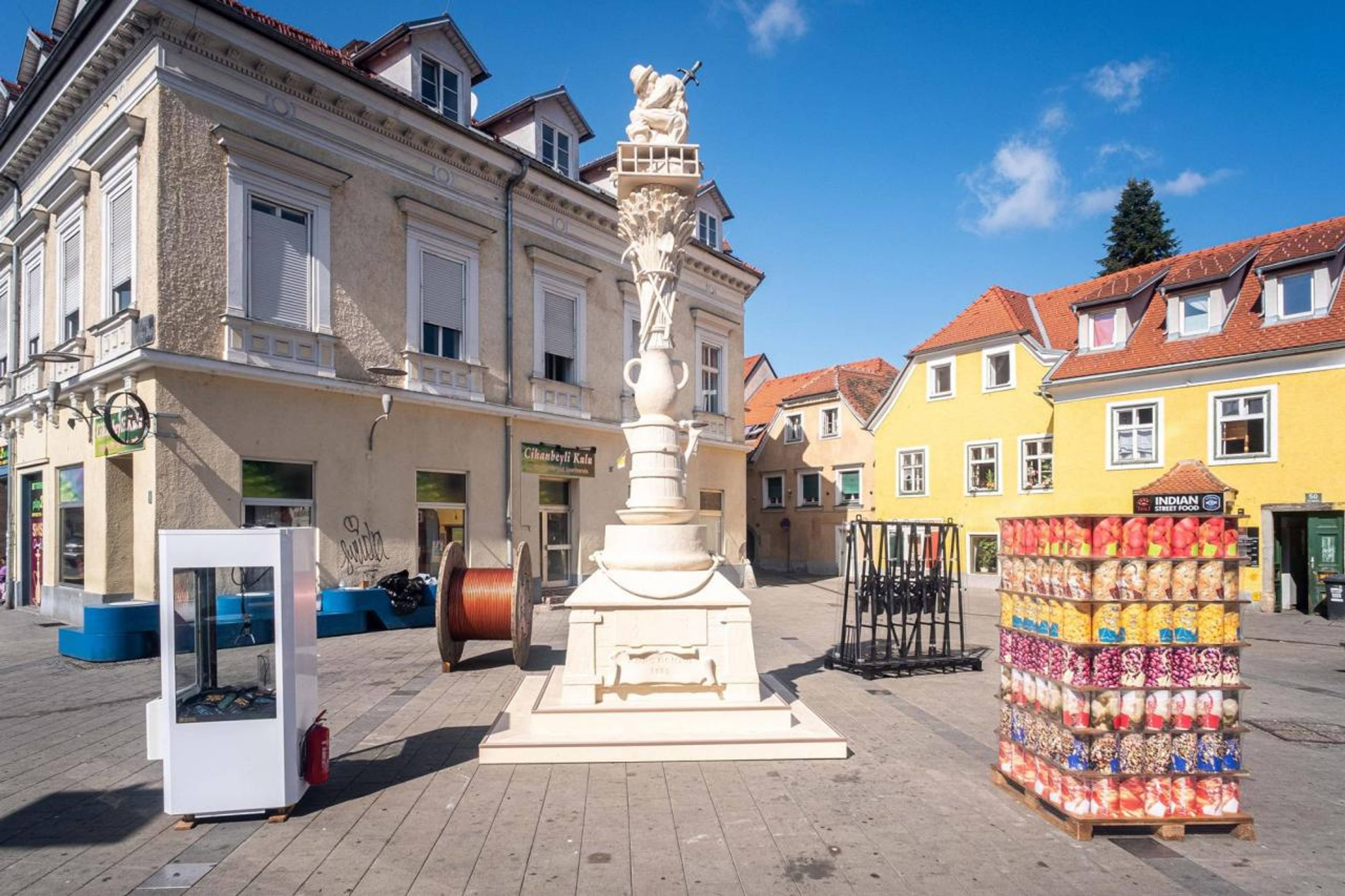 Andreas Siekmann,  After Dürer , 2019, installation, Griesplatz, Graz, photo: Mathias Völzke