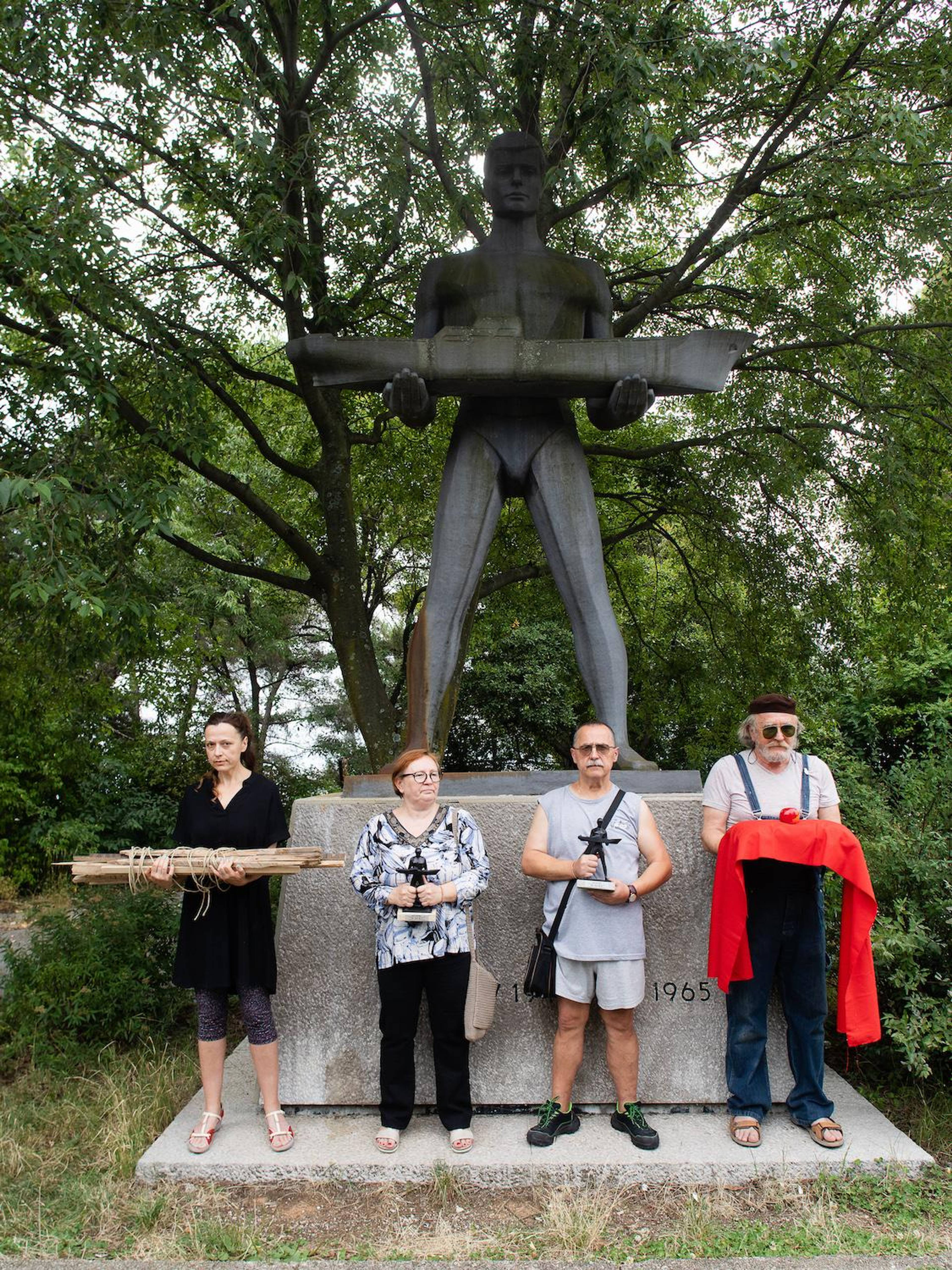 Vlatka Horvat, Who Come to Stand , Rijeka, 2018 8-hour performance for  On the Shoulders of Fallen Giants  &ndash; The 2nd Industrial Art Biennial , Photo: Hrvoje Skočić