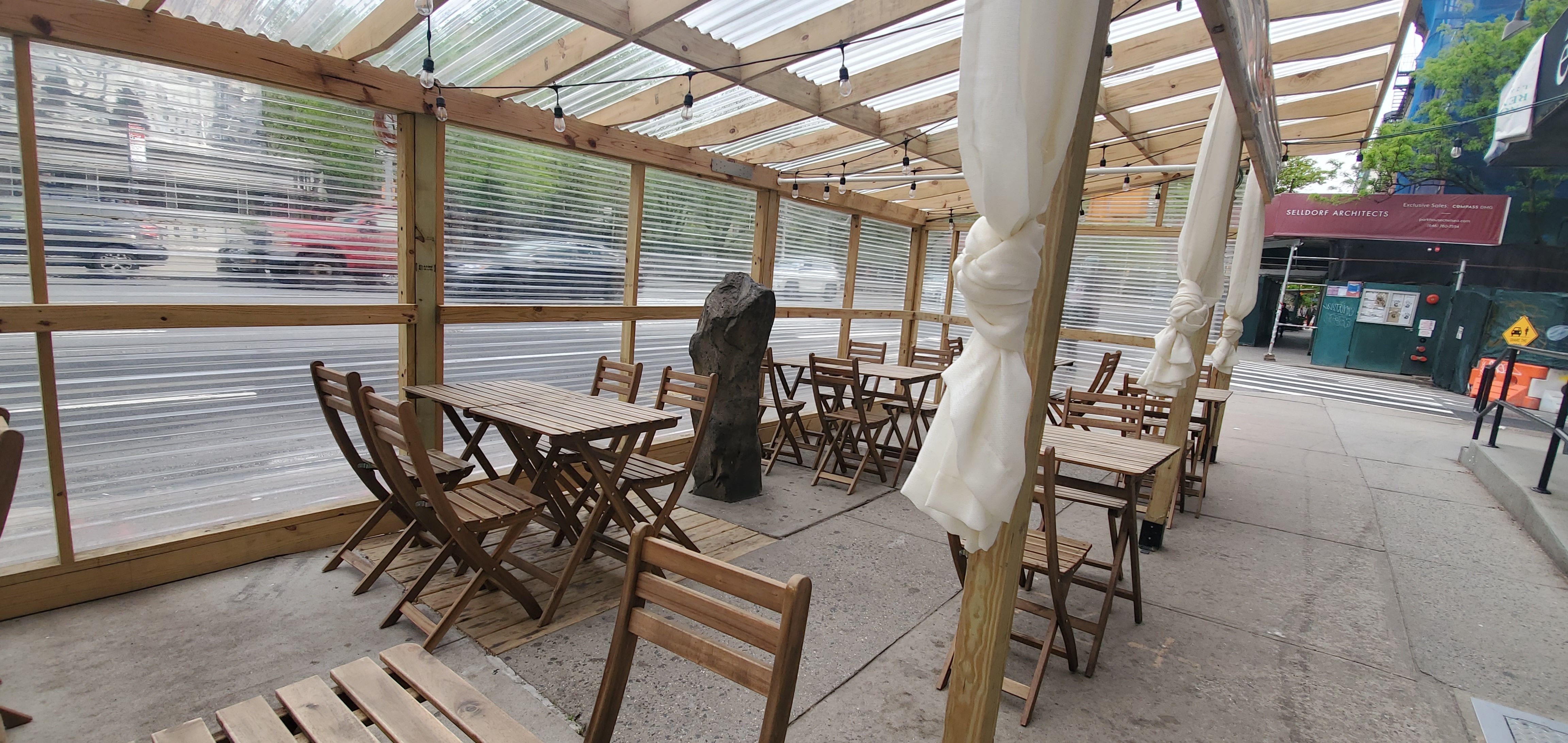 An image of 7000 Eichen (7000 Oaks) with the tree mistakenly removed 