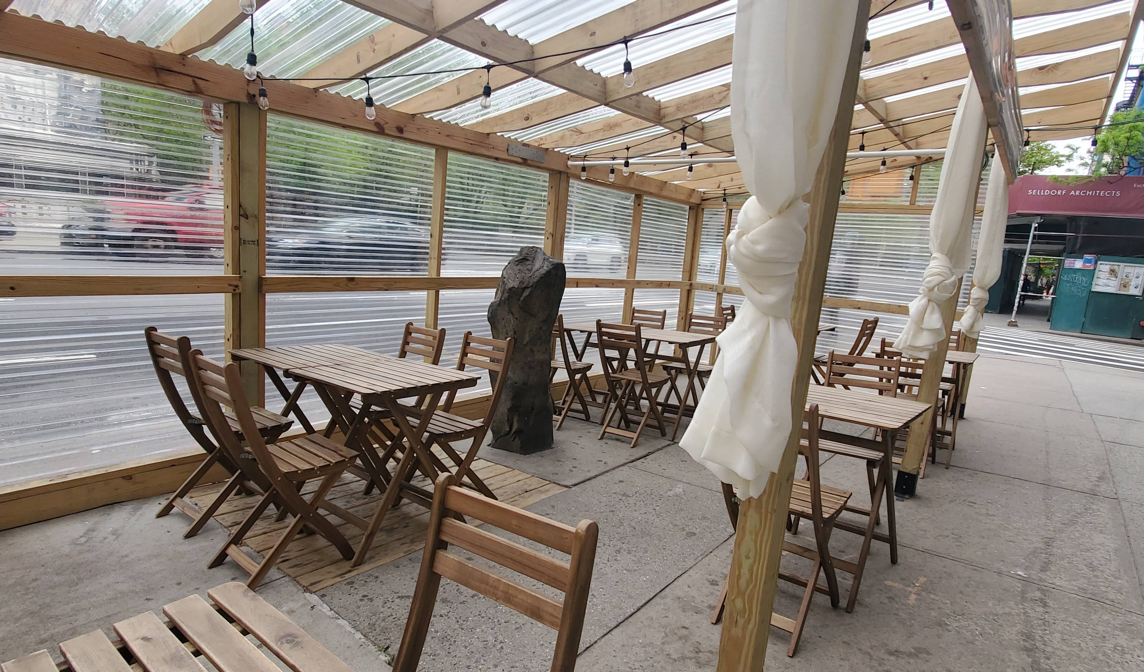 An image of 7000 Eichen (7000 Oaks) with the tree mistakenly removed