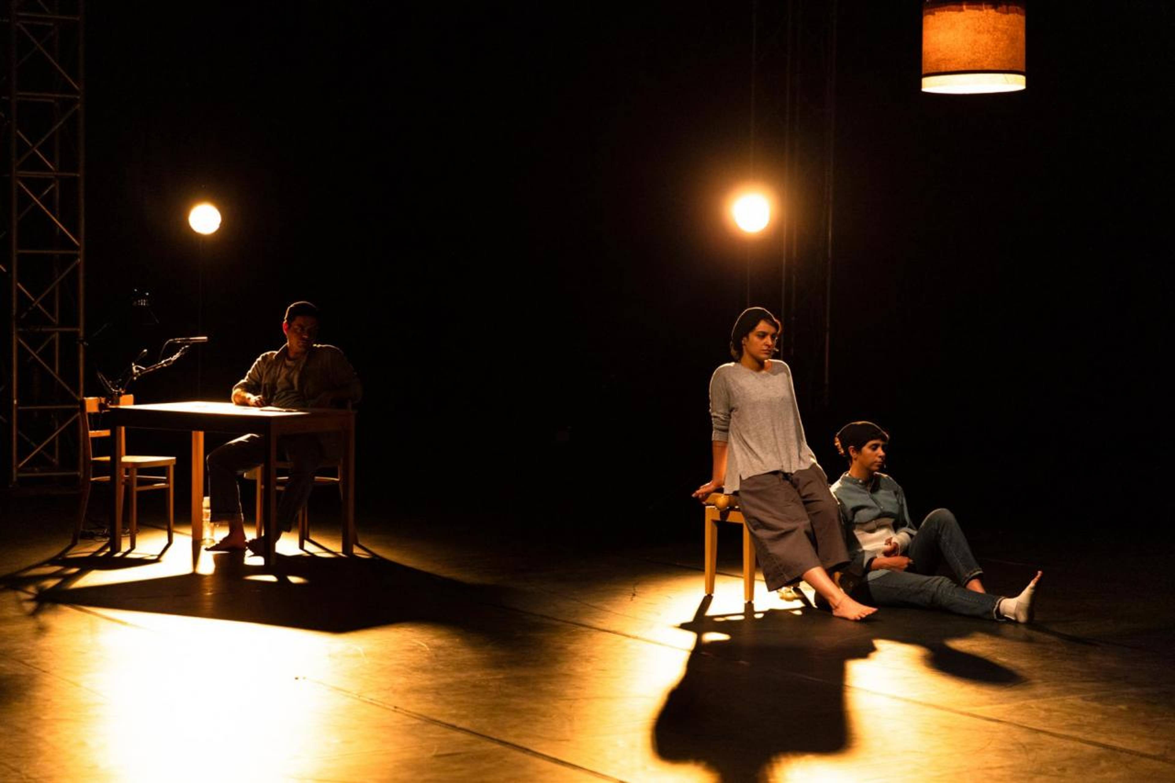 Isar Aboumahboub, Nagmeh Manavi, and Melika Shokri in  Quasi  (2021). Photo: Nurith Wagner Strauss