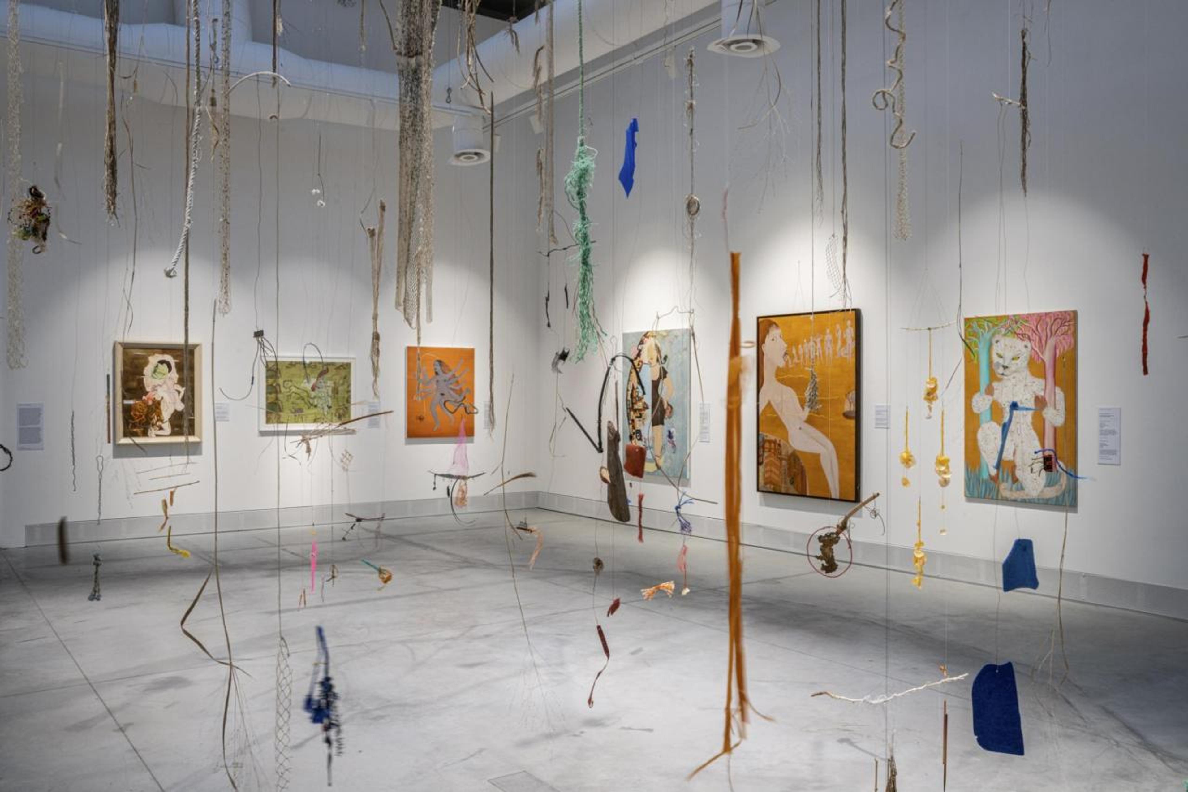 Cecilia Vicuña, NAUfraga , 2022, installation, ropes and debris found around Venice, oil on canvas