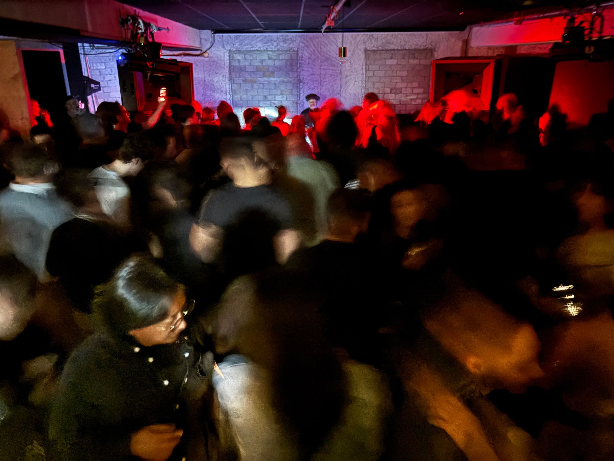 Shawscape Renegade playing at Empty Gallery rave