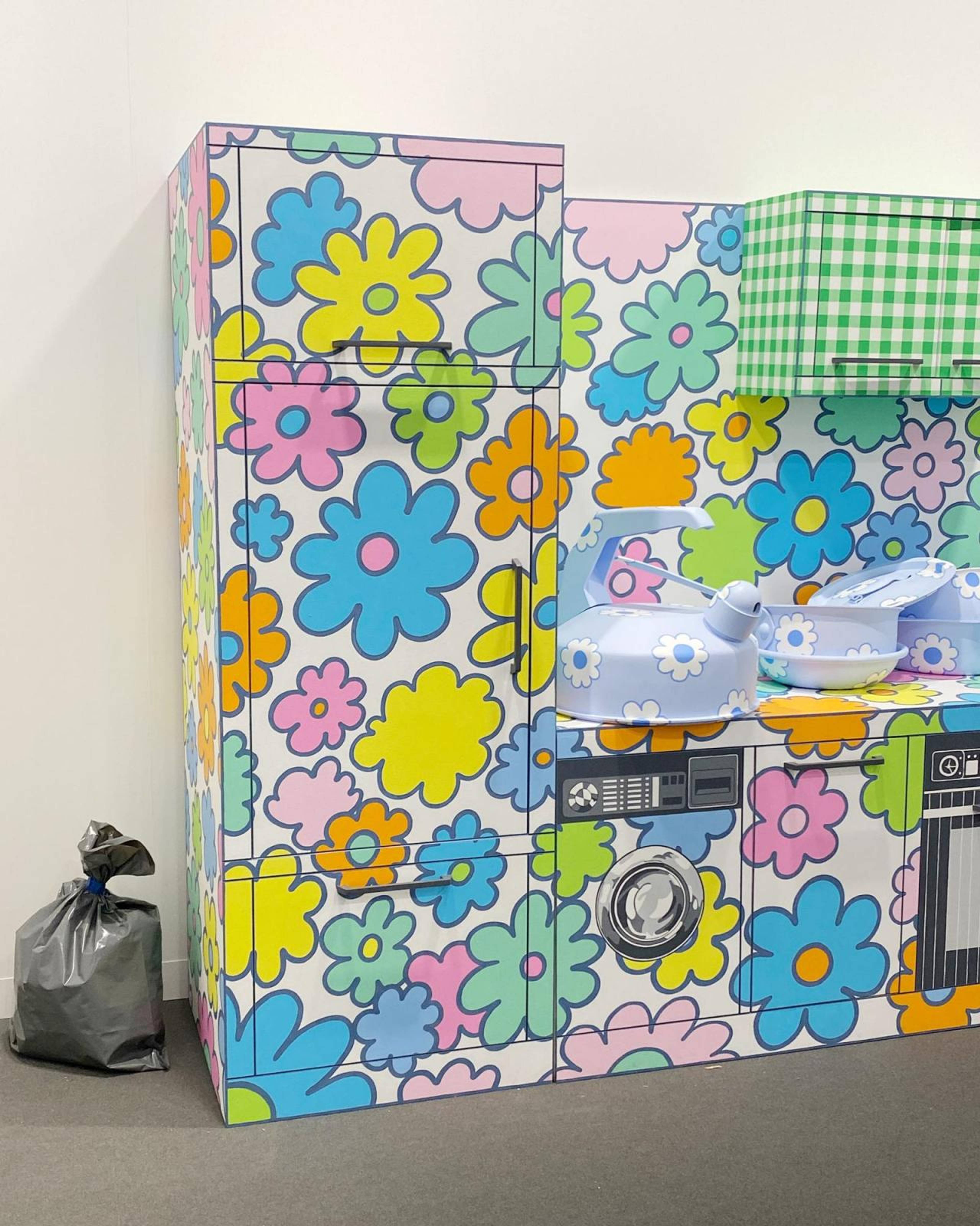 Lily van der Stokker, Retro Kitchen, 2021–22