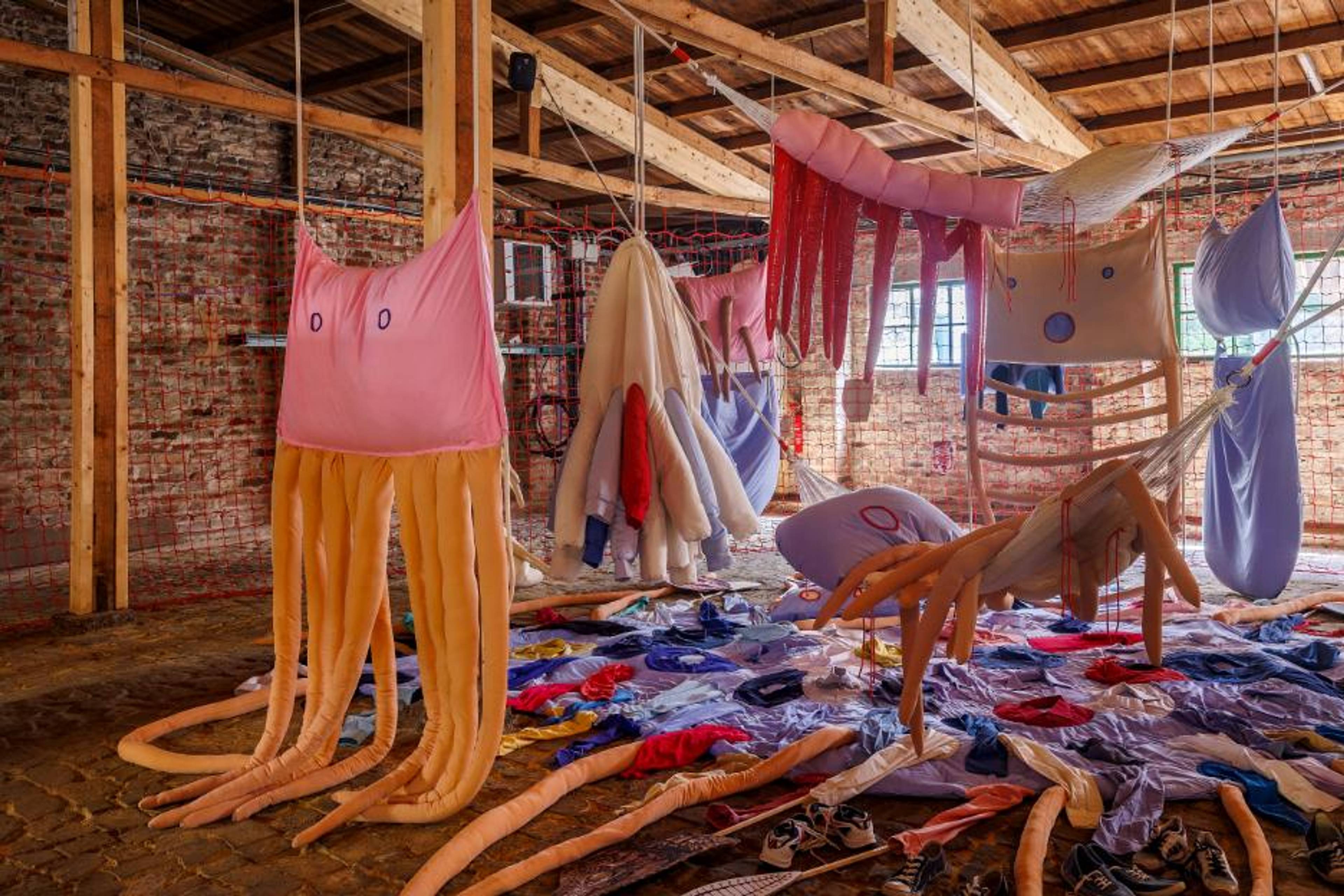OFF-Biennale Budapest, Eva Koťátková, Daydreaming Workstation, 2022