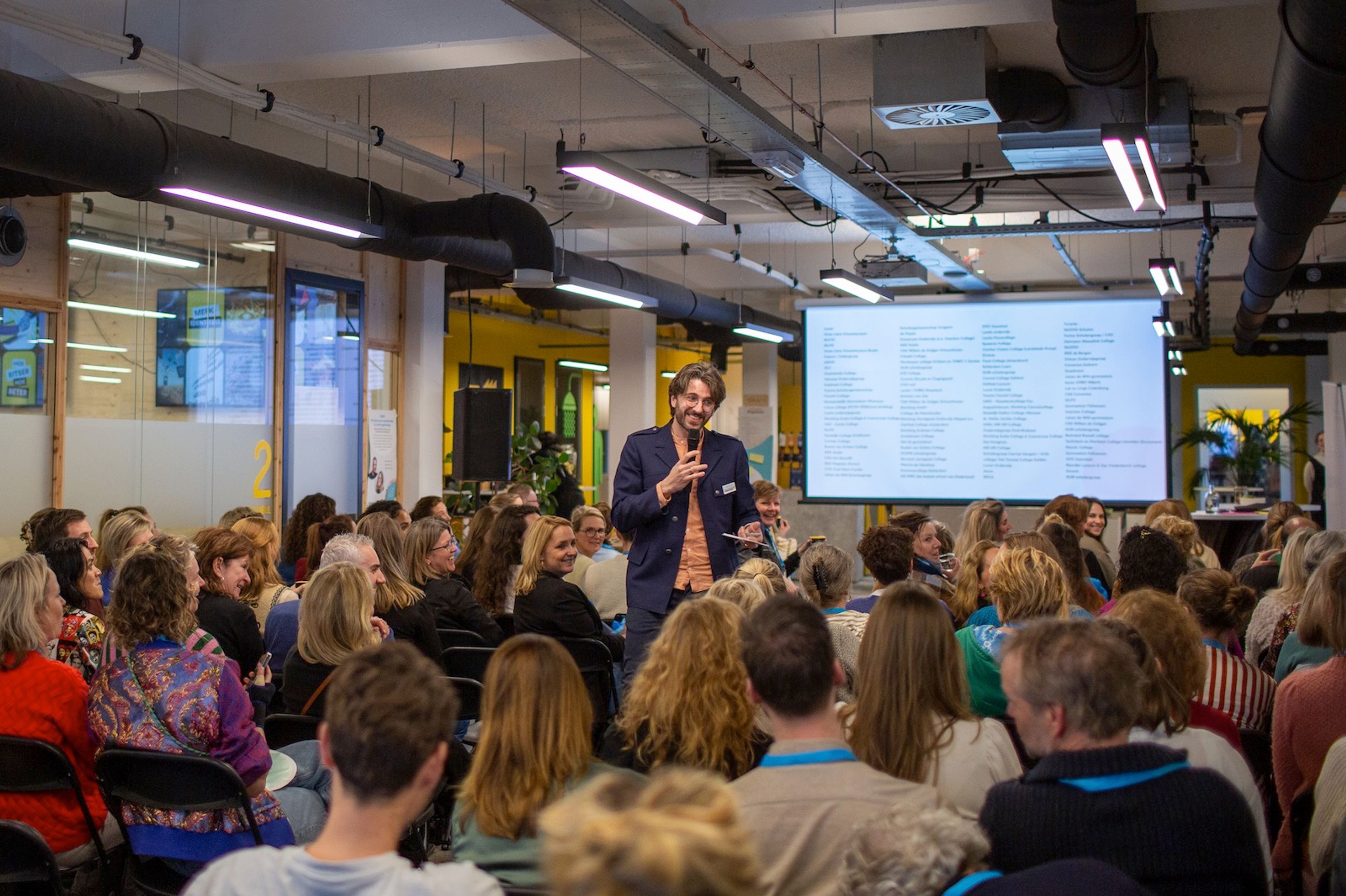  Van 0 naar 100; ons team staat dagelijks klaar om communicatie bij jullie een succes te maken.