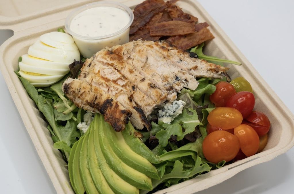Looking for Lunch in Kailua? Explore Fresh Salads, Wraps, and Sandwiches