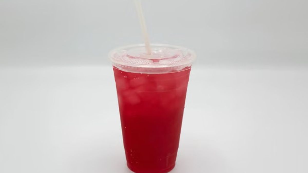 What Is Mamaki Tea? Discover This Hawaiian Herbal Drink at Aloha Salads