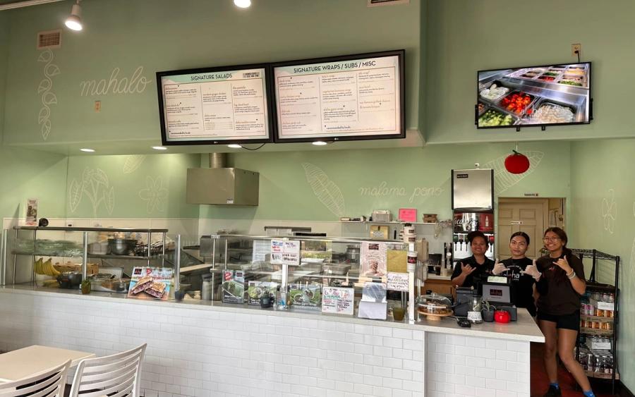 Aloha Salads team at the Kapolei Commons counter for Hawaii's Kitchen Aloha Salads team at the Kapolei Commons counter for Hawaii's Kitchen
