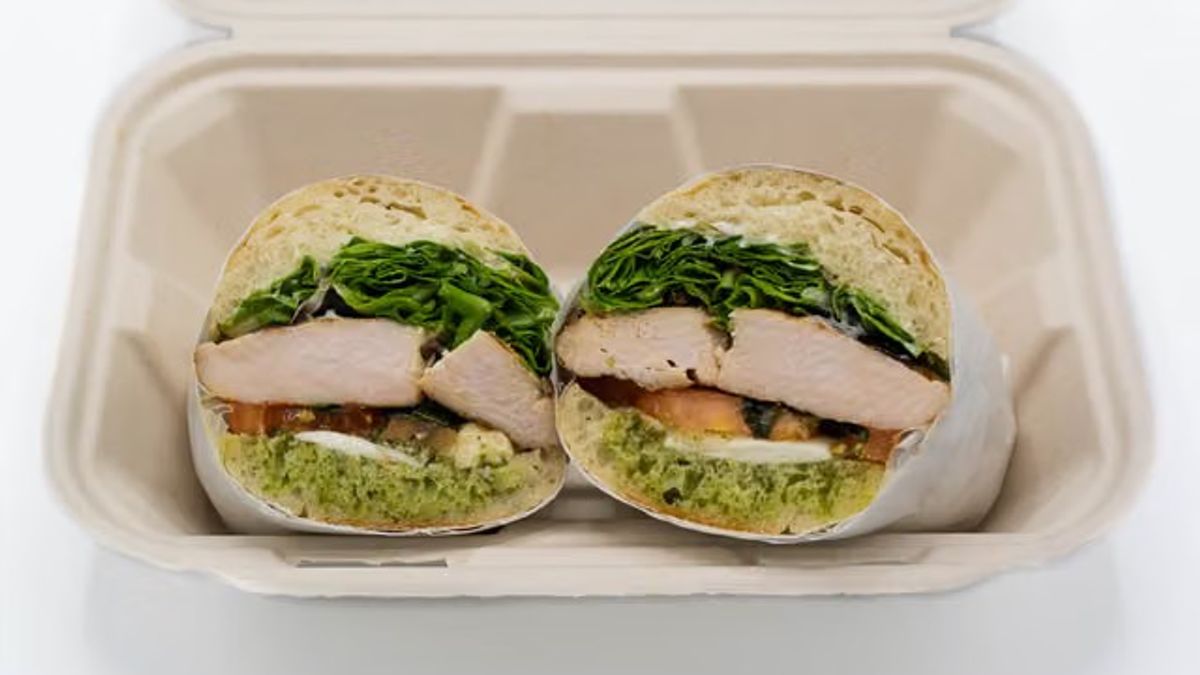Salad Trays vs. Sandwich Platters: What Should You Order for a Group?
